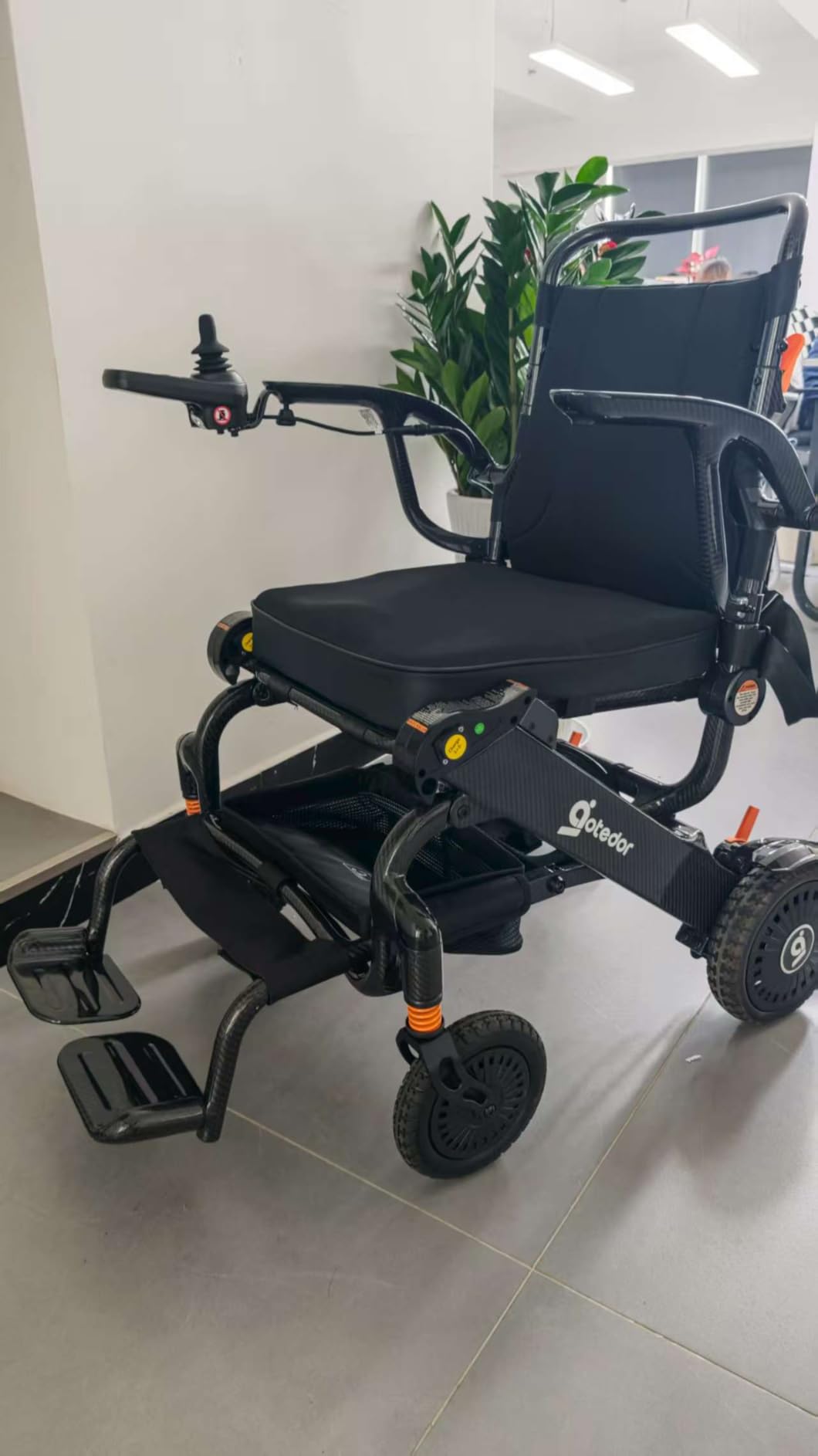 Aotedor Full Carbon Fiber Electric Wheelchair for Adults & Seniors, 35 lbs Lightweight Foldable All-Terrain, 22-Mile Range, 2 Batteries, Airline & FSA Approved customer photo 2