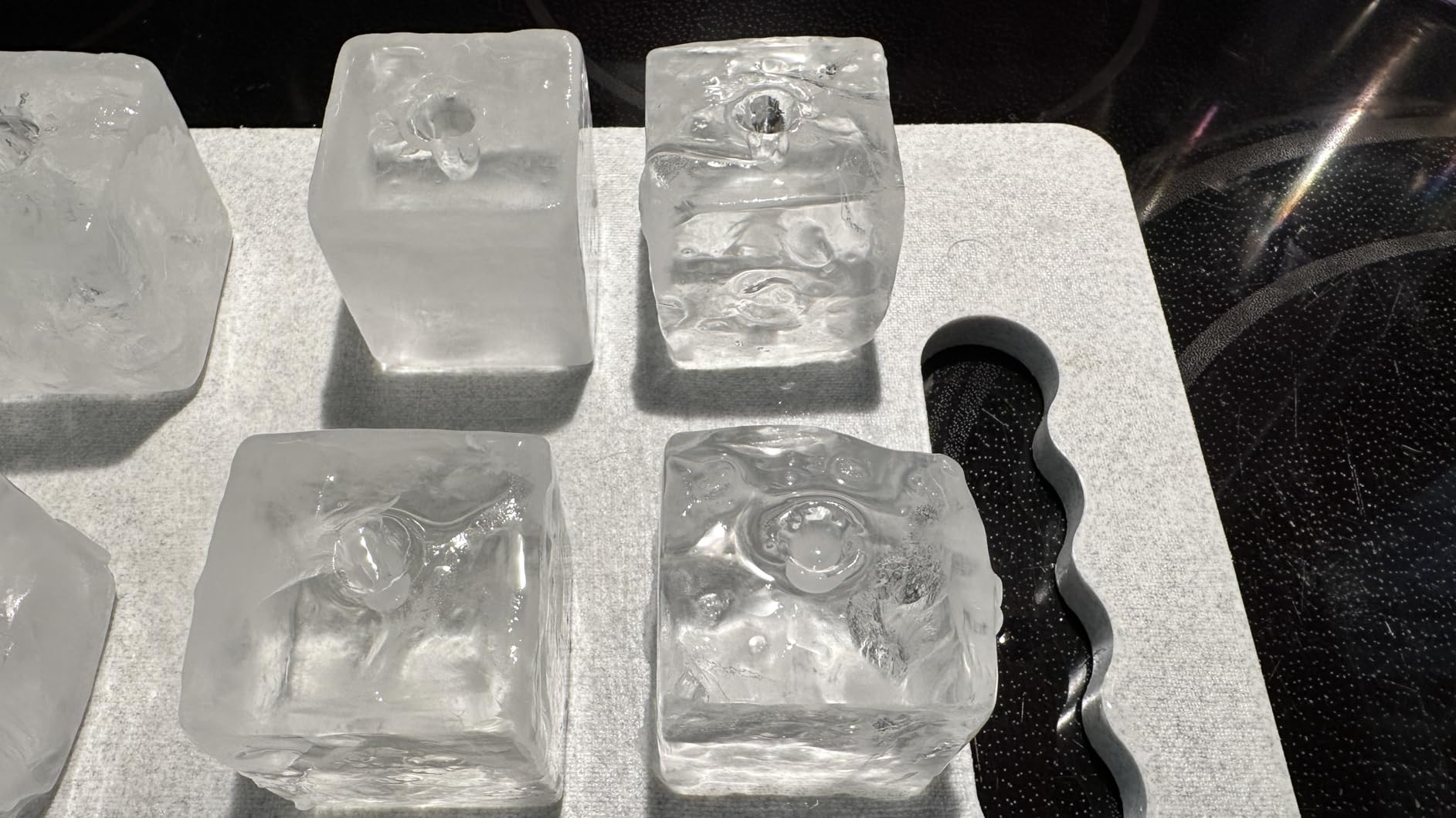 COMMODORE LUXECUBE Luxury Ice Maker - 115V AC Large Cocktail Ice Machine, Produces 9 Crystal Clear 1.5