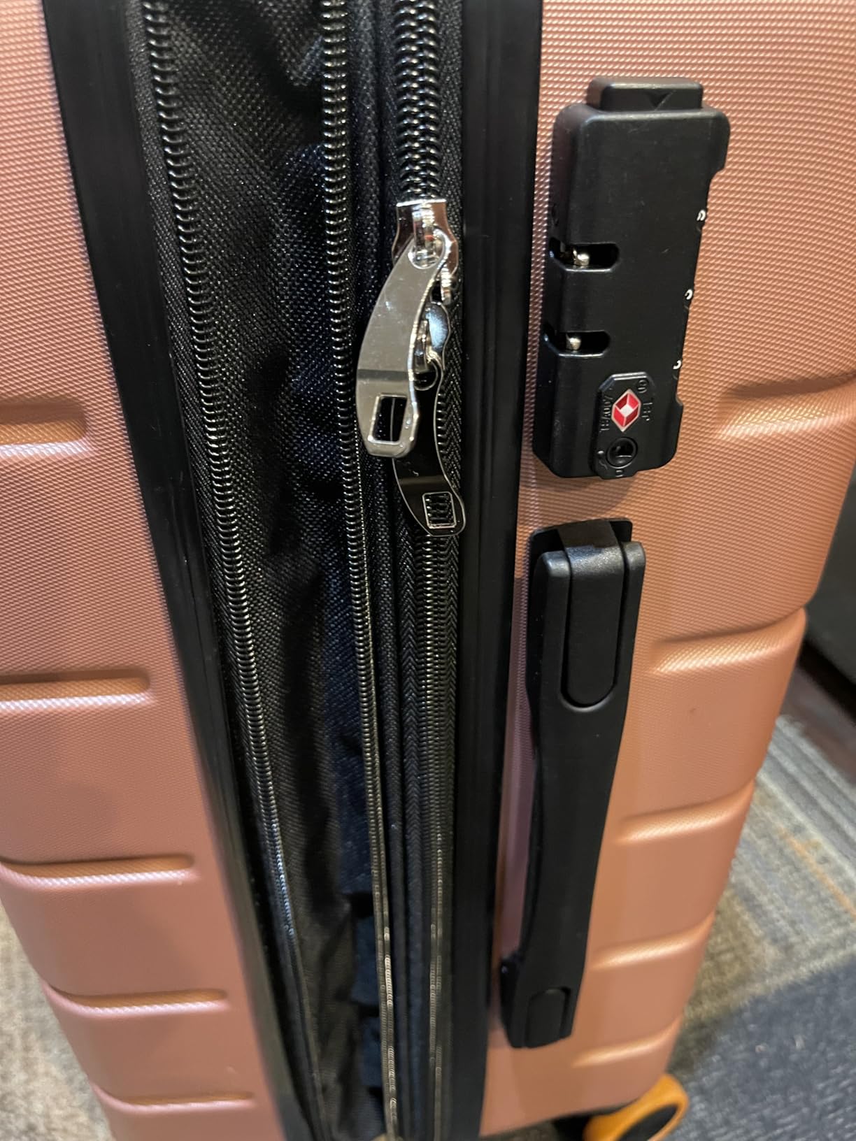 Sweetcrispy 20 Inch Carry On Luggage, Suitcase with Spinner Wheels customer photo 2
