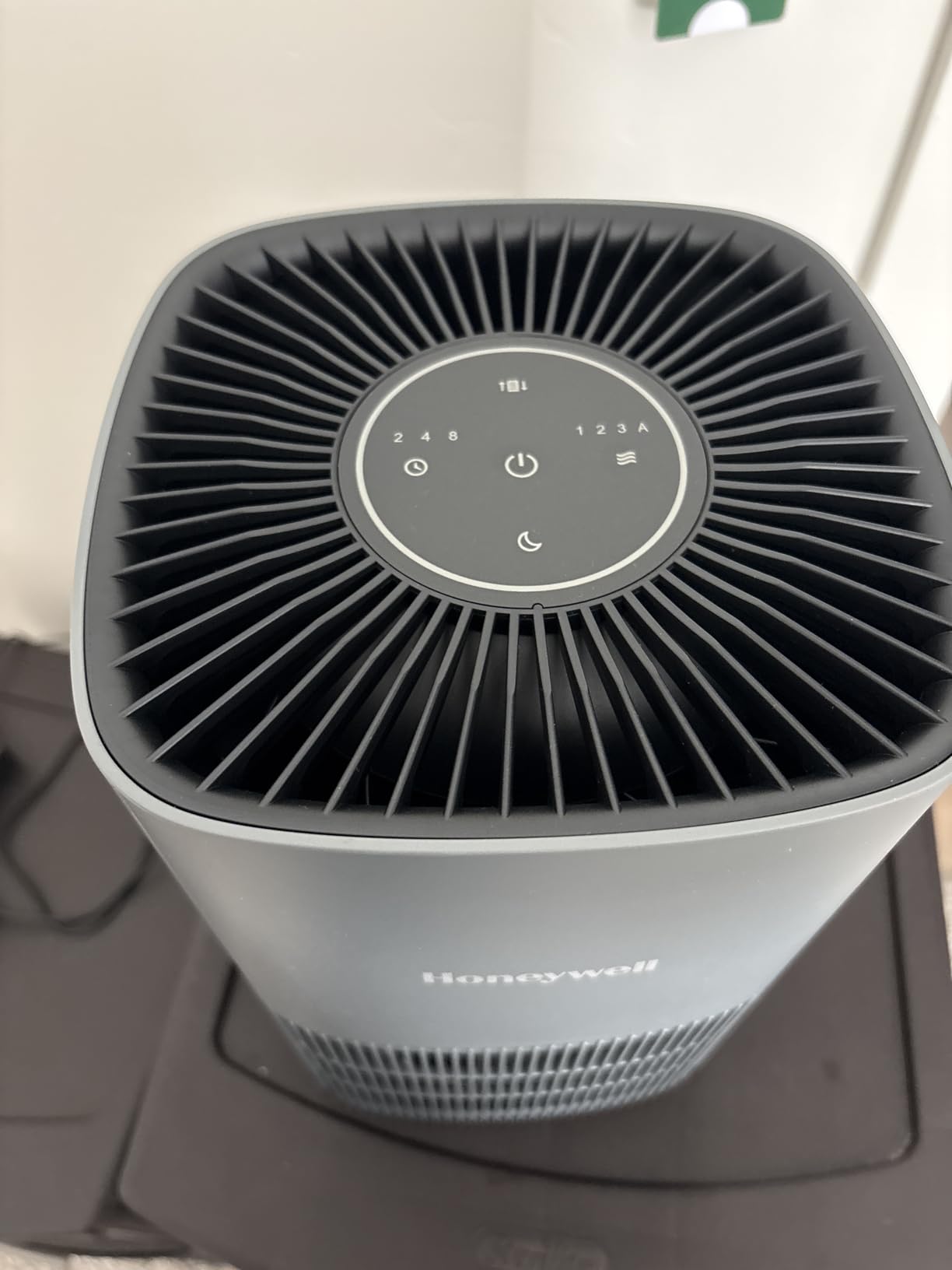 Honeywell Allergen Plus Compact HEPA Small Room Air Purifiers for Home, Up to 530 Ft² Coverage, 3-in-1 Filter, Pet Dander, Smoke & Odor Reducer Air Quality Sensor with Auto Mode, Black, HPA125B customer photo 1