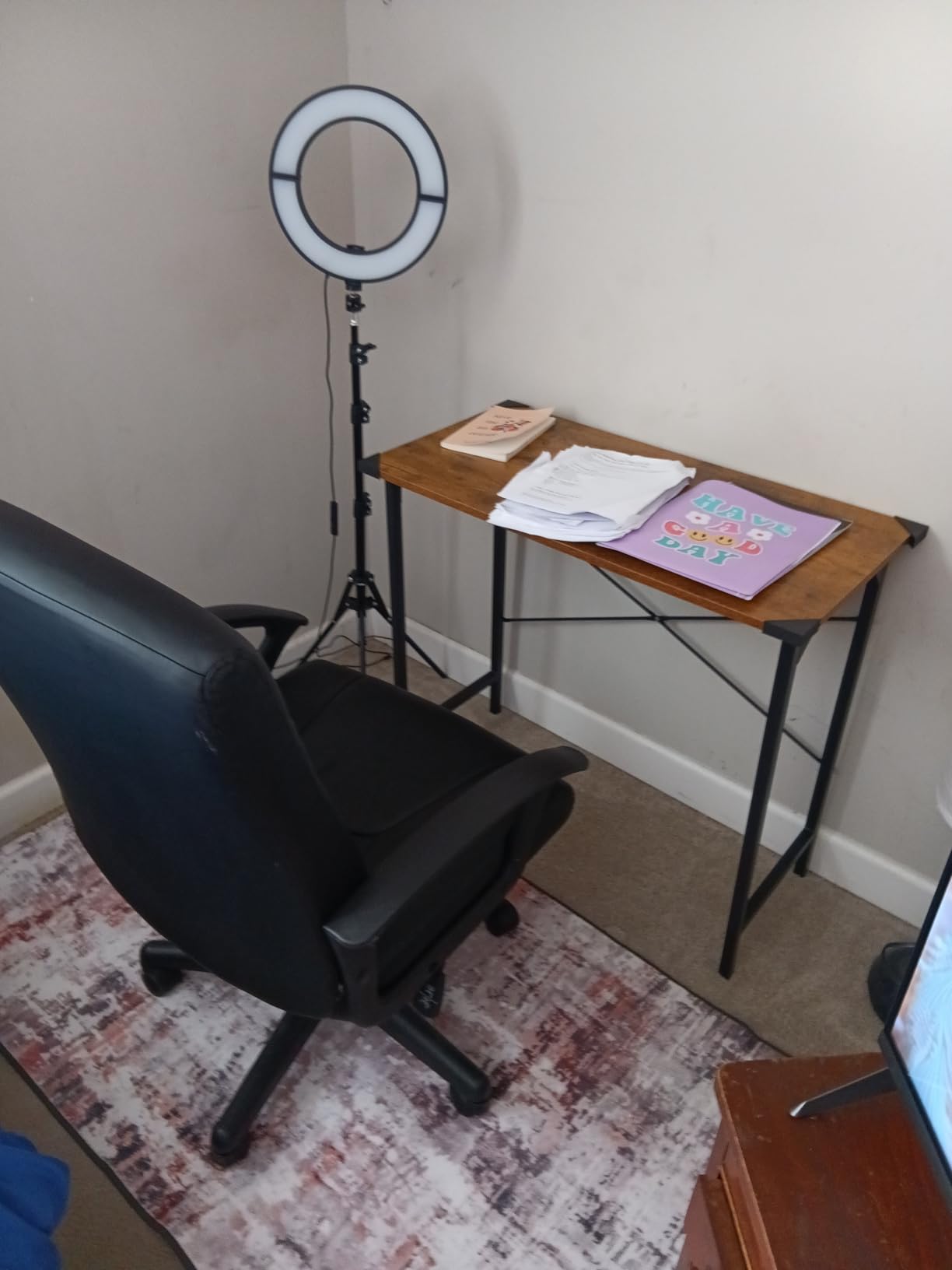 CubiCubi Computer Desk, 32 inch Small Home Office Desk for Small Spaces, Modern Simple Style for Home, Office, Study, Writing, Deep Brown customer photo 1