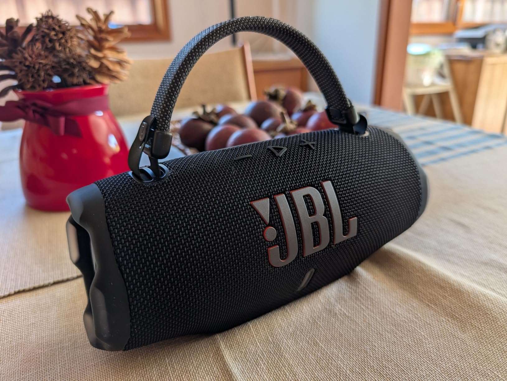 JBL CHARGE6BLK Charge 6 Portable Waterproof Speaker with Powerbank and Strap - Black customer photo 2