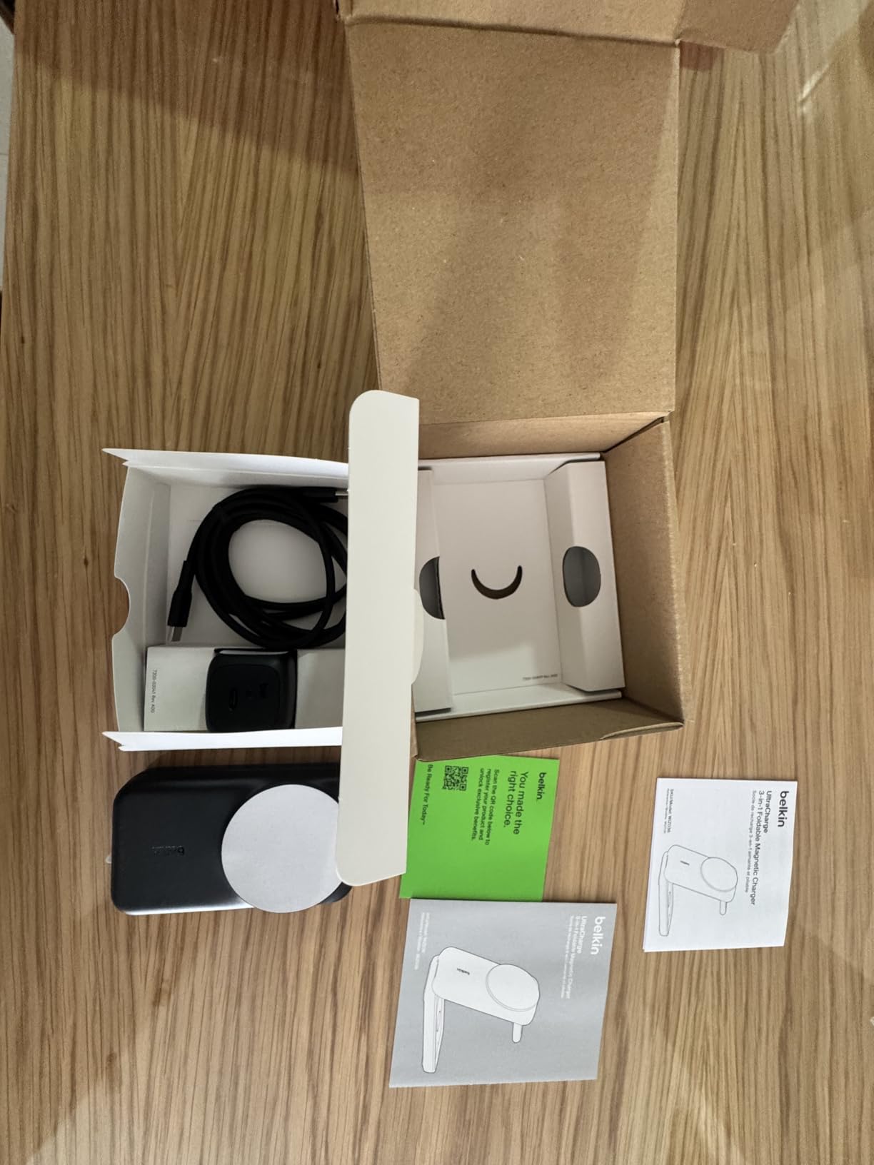Belkin MagSafe Charger Compatible, 3-in-1 Charging Station, Qi2.2 25W Foldable Charging Stand (45W Adapter Included) customer photo 2