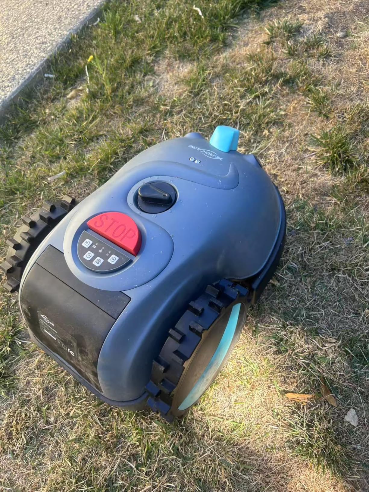2026 M800Plus GPS+3D Vision Cordless Robot Lawn Mower with Bow-Shaped Path Mowing, APP Control, Robotic Lawnmower with Obstacle Avoidance, Auto-Charging for Lawns up to 8611 sq.ft customer photo 1