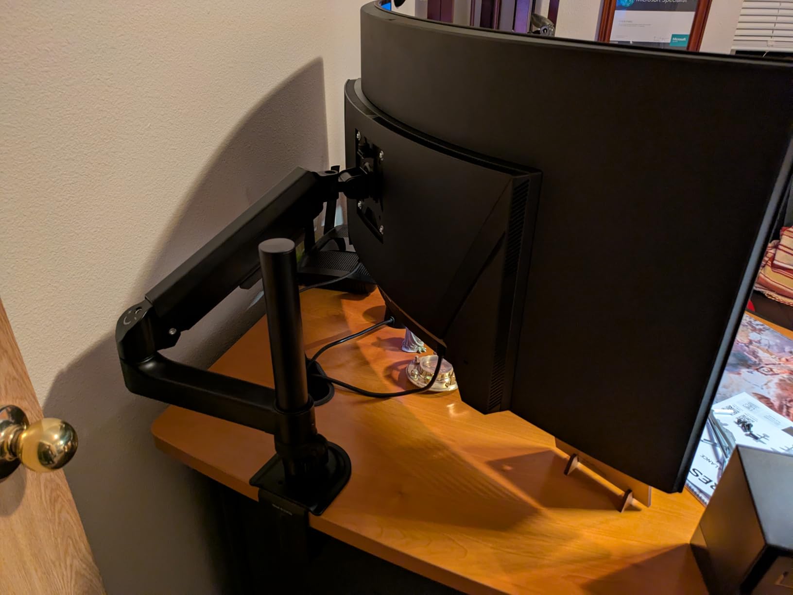 ARES WING Single Monitor Mount - Ultrawide Monitor Arm for 40 34 32 27 Inch Heavy Duty Curved Screen Up to 26.4 lbs with Clamp/Grommet Desk Mount, 75/100 Vesa Mount, Black customer photo 1
