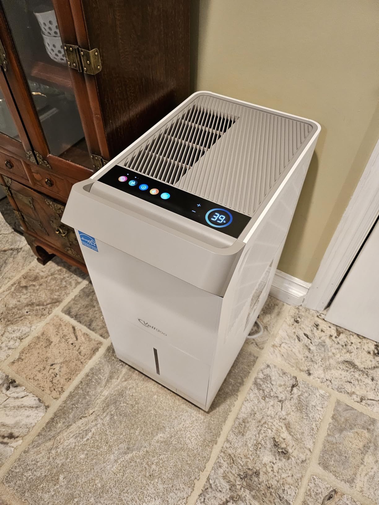 Vellgoo 6,000 Sq.Ft Most Efficient Energy Star 2025 Dehumidifier, Max 140 Pint/D Smart Compressor Dehumidifier for Basement with Drain Hose, for Home, Large Rooms customer photo 1