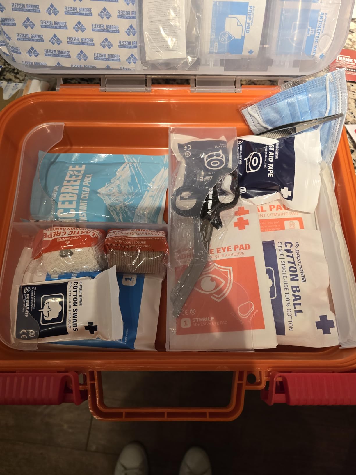 EVERLIT 400 Pcs OSHA Compliant First Aid Kit, Wall-Mountable Essential Emergency Kit for Home, Business, School, Warehouse, Construction Site, Office, Work, College Dorm customer photo 1