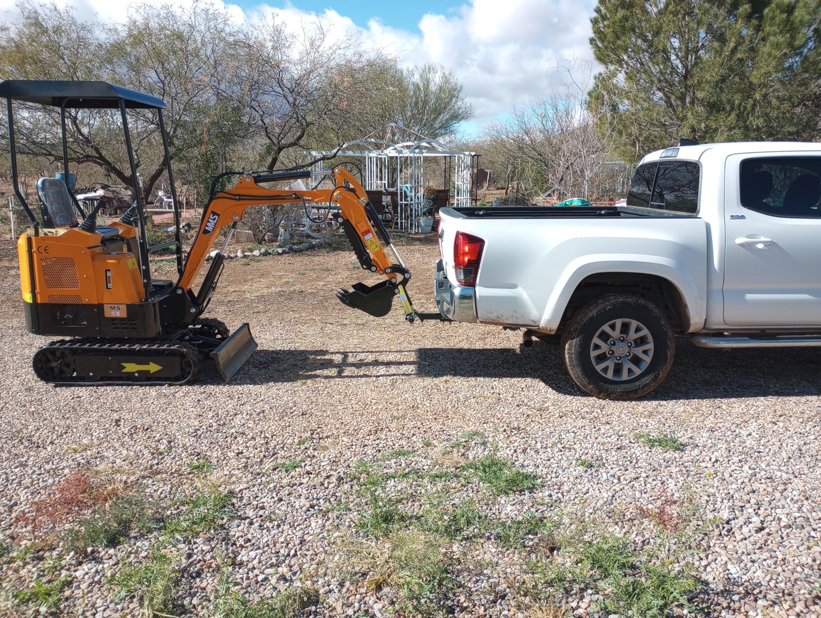 MMS15 1.5 Ton Mini Excavator 13.5 HP B&S Gas Engine with Thumb Clamp, Digger Machine for Backyard Landscaping Garden Path Tight Spaces Construction, Unloading Included customer photo 1