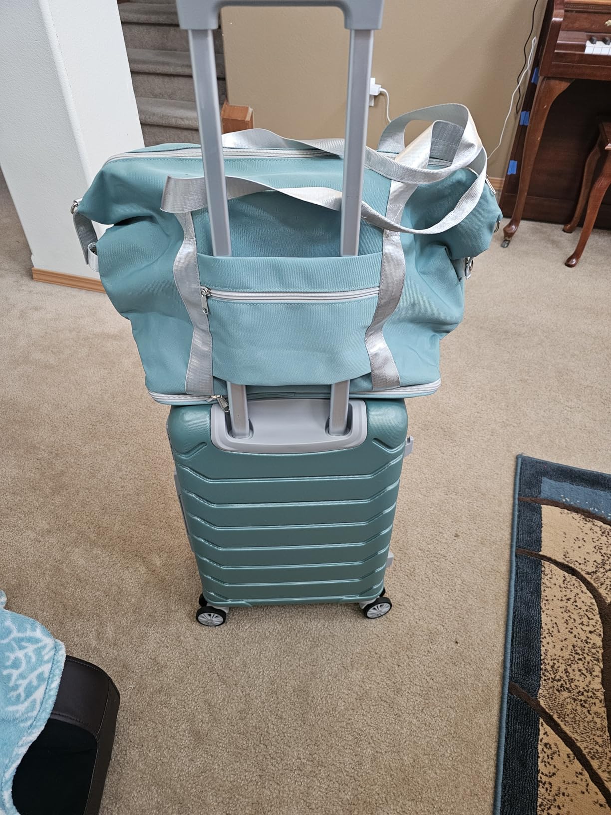 26 Medium Checked Luggage, Expandable Checked-Medium Hardshell Suitcase with Double Spinner Wheels for 20% More Space, Hardside Luggage, Scratch-Resistant & YKK Zipper White customer photo 2