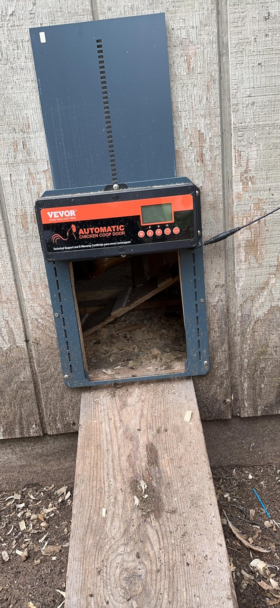 VEVOR Automatic Chicken Coop Door, Battery Powered Chicken Coop Door with Timer & Manual Setting, Anti-Pinch Security, Durable Aluminum Alloy, Chick Run Gate Opener with Waterproof Sealing, Orange customer photo 1