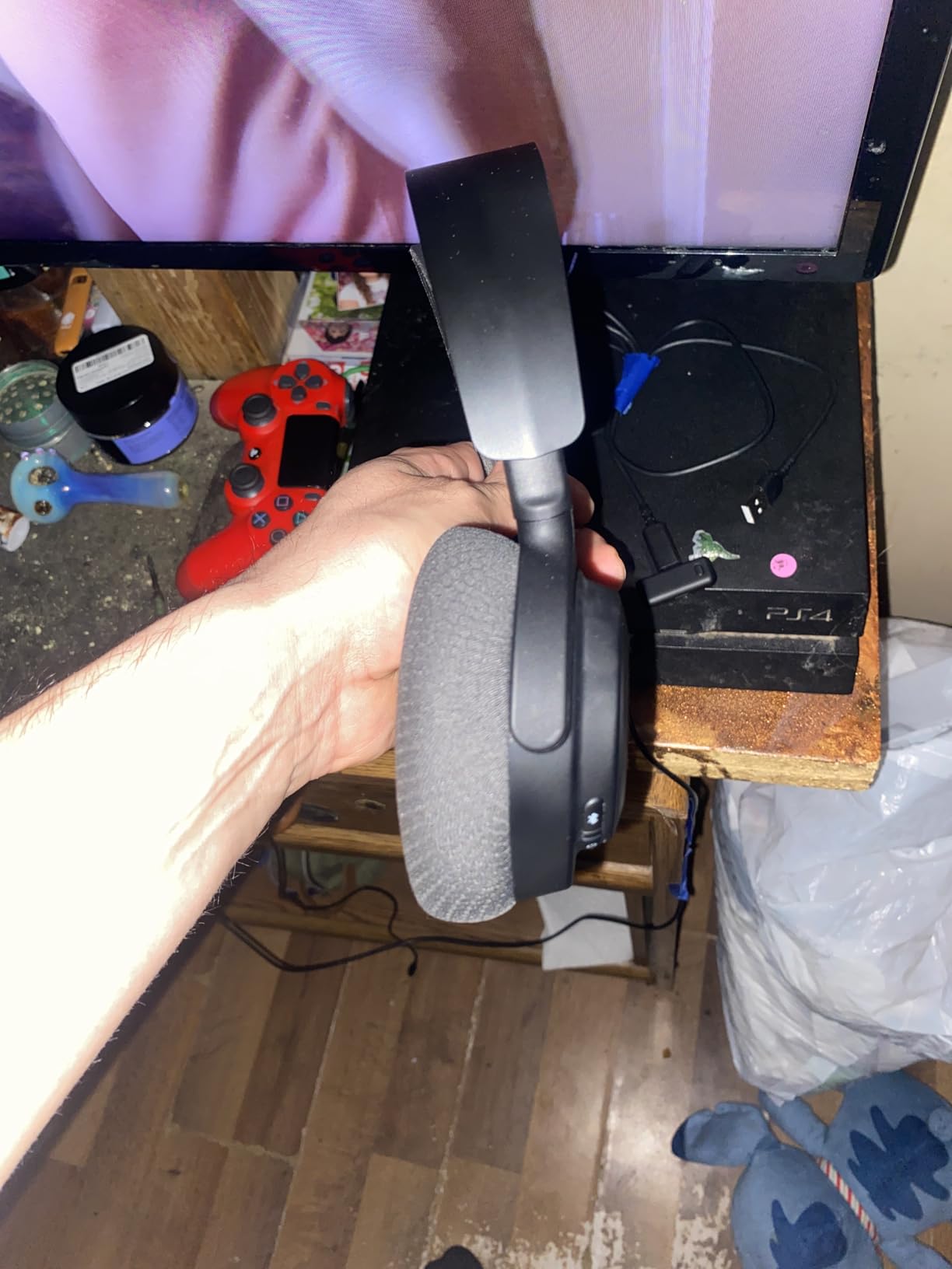 SteelSeries Arctis Nova 7 Wireless Gen 2 Gaming Headset - Real-Time App Control, 50+ HR Play, Neodymium Drivers, Mix 2.4GHz/Bluetooth, PC, PS5, PS4, Switch customer photo 2