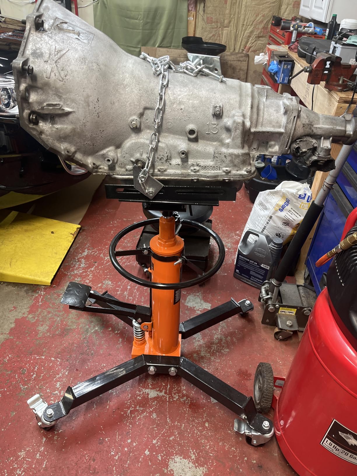 VEVOR Hydraulic Transmission Jack, 1660 lbs Capacity Hydraulic Telescopic Transmission Jack, 34.6-69.3 in High Lifting Height, 2-Stage Floor Jack Stand with Foot Pedal, 360° Swivel Wheel, Blue customer photo 1
