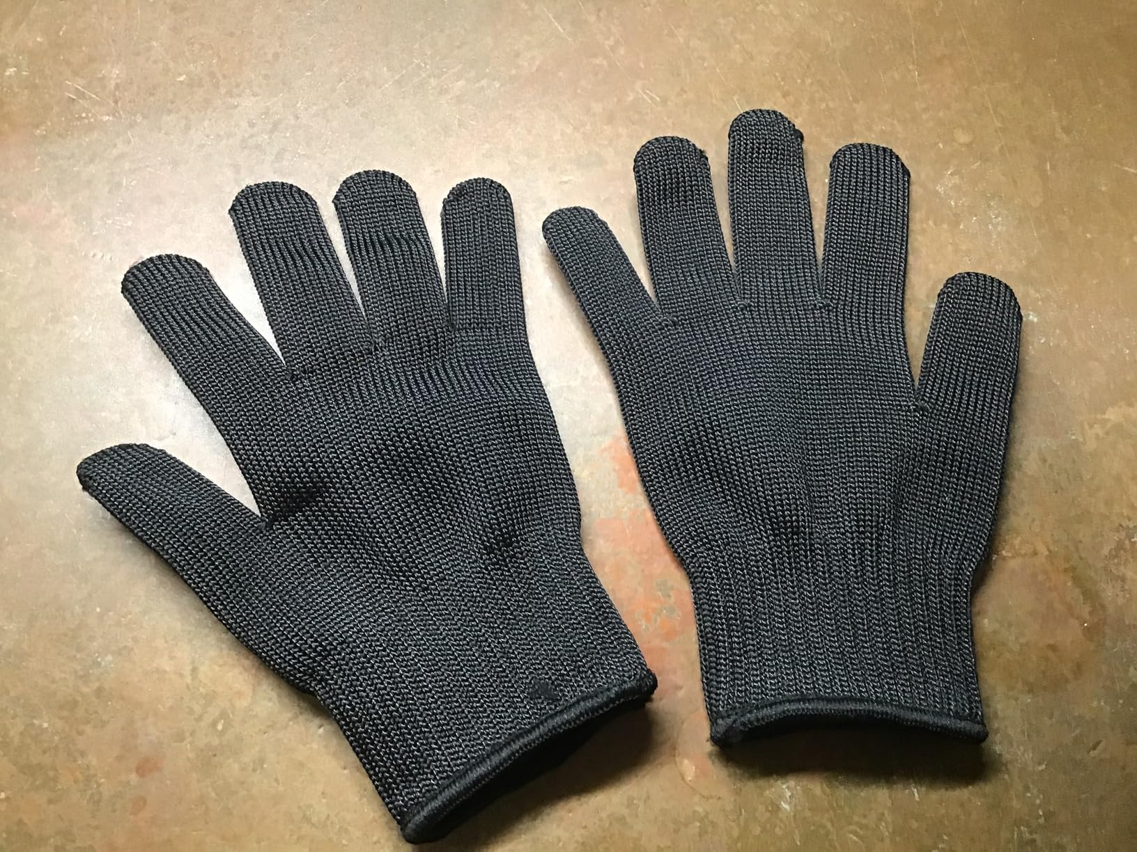 Level 5 Cut Resistant Gloves for Kitchen & Mandoline Slicer, Safety Food Grade Stainless Steel Wire Protection, High Dexterity Ambidextrous Work Gloves for gardening, Woodworking, Black (L) customer photo 2
