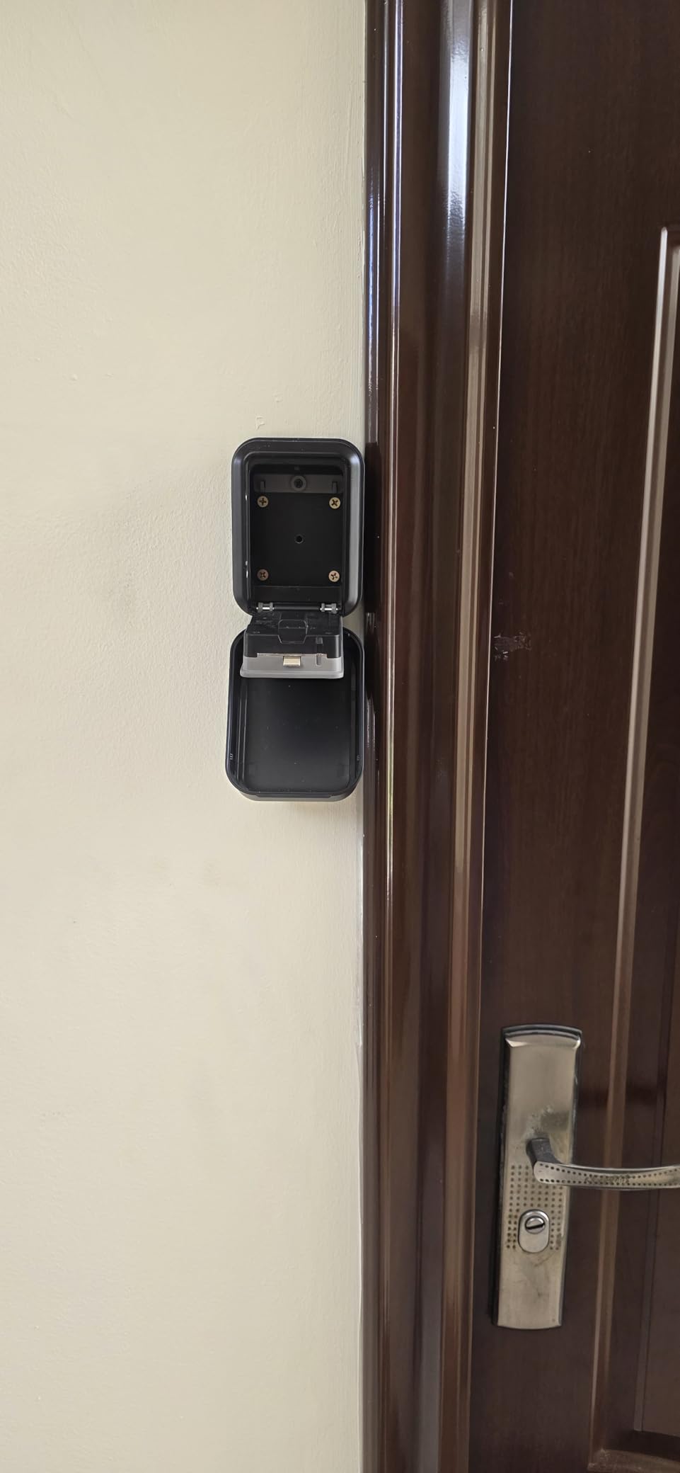 Smart Key Lock Box with Code - Bluetooth & PIN Unlock, APP Controlled Digital Lockbox for Keys, Generate eKeys and Remote Passcodes for Airbnb Landlords Families Realtors (Grey) customer photo 1