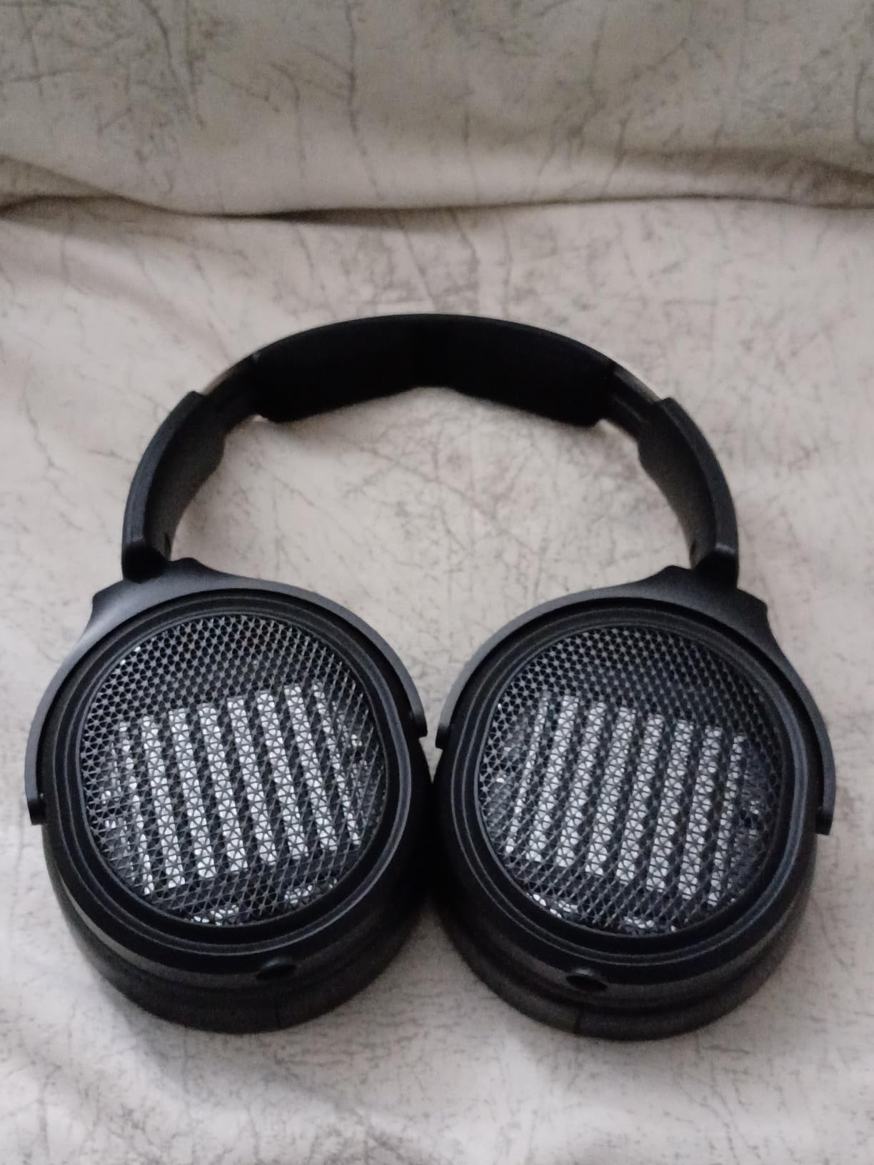 FiiO JT7 Over-Ear Planar Magnetic Headphones, 95x86mm Planar Driver, 3µm Ultra-Thin Diaphragm, Foldable Lightweight Design, Detachable 4.4mm/3.5mm Cable for Audiophiles (Black) customer photo 2