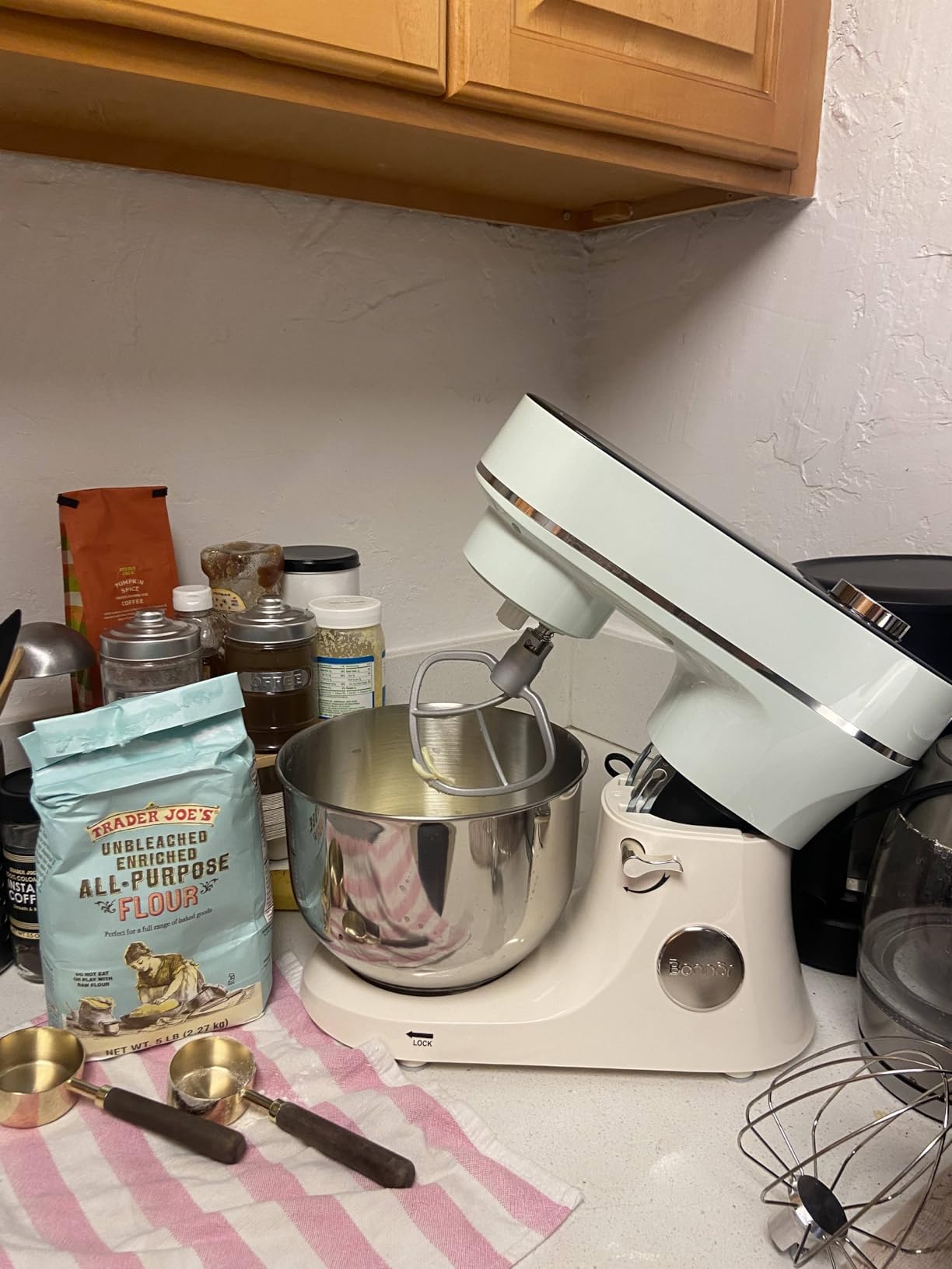 Stand Mixer, 6QT Electric Kitchen Mixer for Baking Cakes & Dough, LED Smart Touchscreen, 11-Speed Tilt-Head & Timer, 4 Presets, Mixer with Bowl, Dough Hook/Whisk/Beater, Green customer photo 2