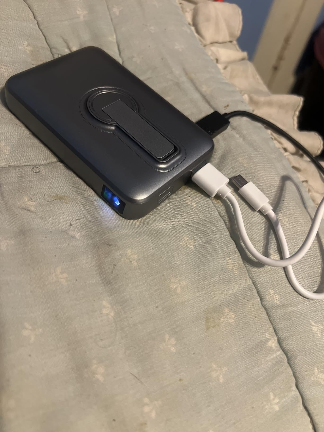 for Magsafe Portable Charger, 12000mAh Wireless Magnetic Power Bank with Stand& PD 20W Fast Charging, for Magsafe Battery Pack Compatible with iPhone 17/16/15/14/13 Series, Powerbank for Travel Cruise customer photo 1