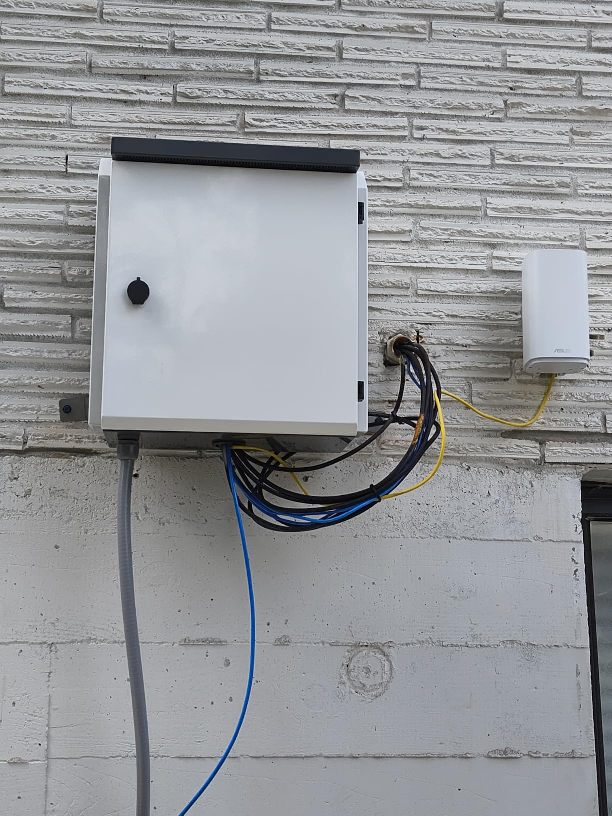 Outdoor Electrical Box with Thermostat and Fan and Clear Window, Precise Temperature Control 0.1°F, IP65 Water Resistant Rating customer photo 1