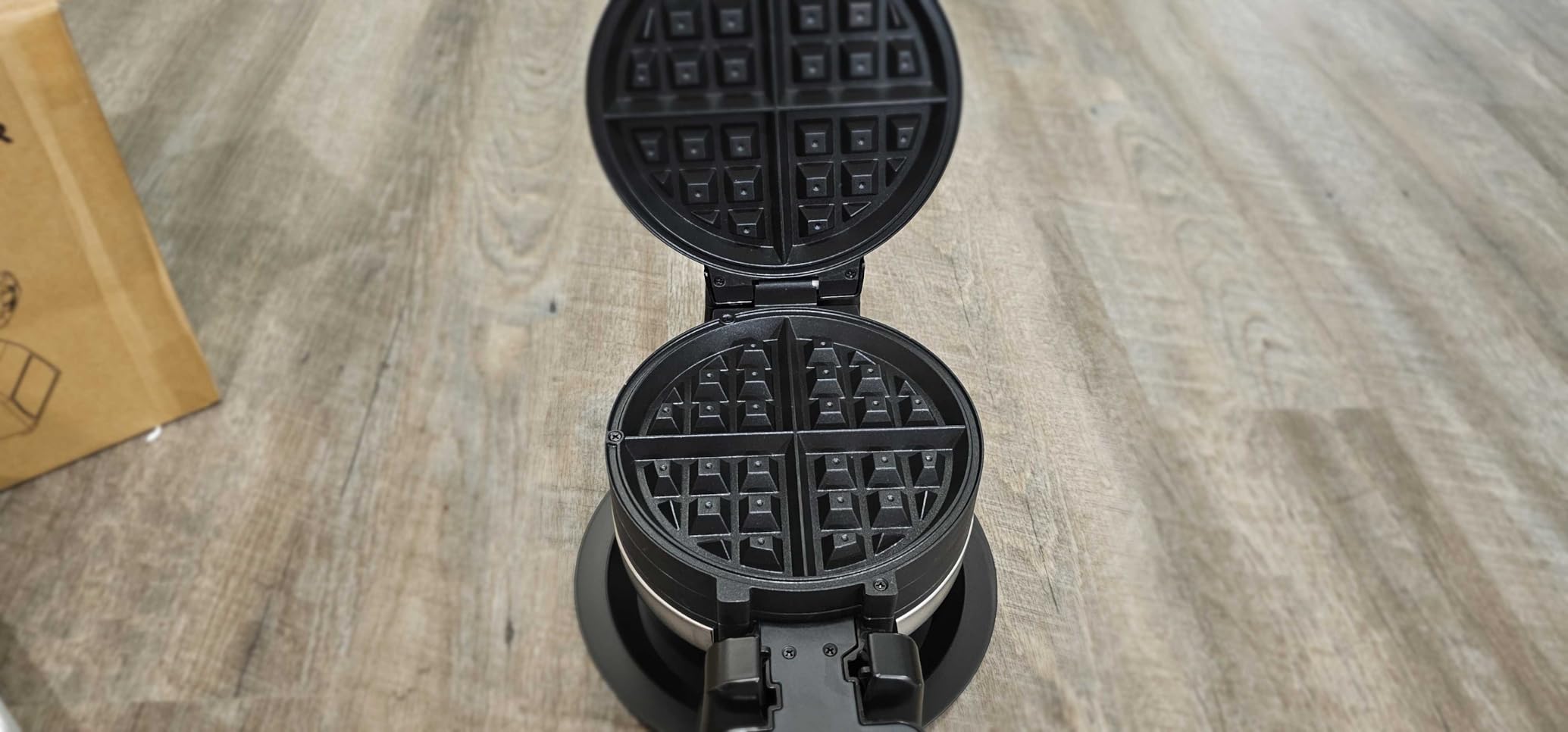 Waffle Maker, 1400W Belgian Waffle Maker, Double Waffle Iron 180° Flip, 8 Slices, Rotating & Nonstick Plates, Removable Drip Tray Easy to Clean, Locking Buckle & Cool Touch Handle, Stainless Steel customer photo 1