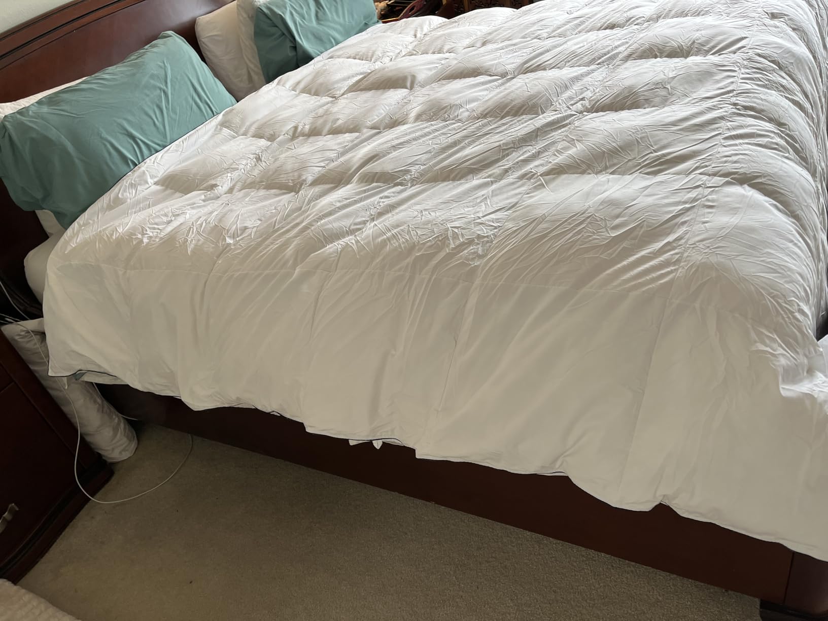 Pacific Coast Luxury White Goose Feather and Down Fiber Comforter Queen Size, All Season Fluffy Hotel Bedding Comforters, Ultra-Soft & Breathable Fabric duvet insert queen with 8 Tabs, 90x90 Inch White customer photo 2