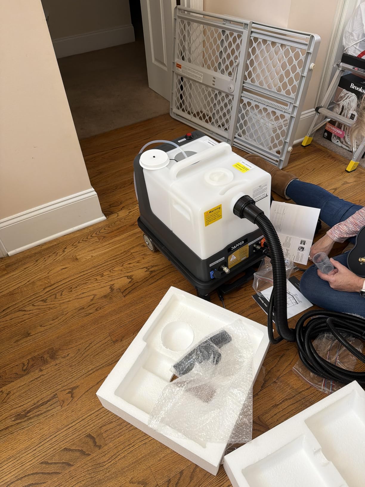 Dapper Commercial Carpet and Upholstery Extractor Cleaning Machine with Steam, 3 Gal Tanks customer photo 1