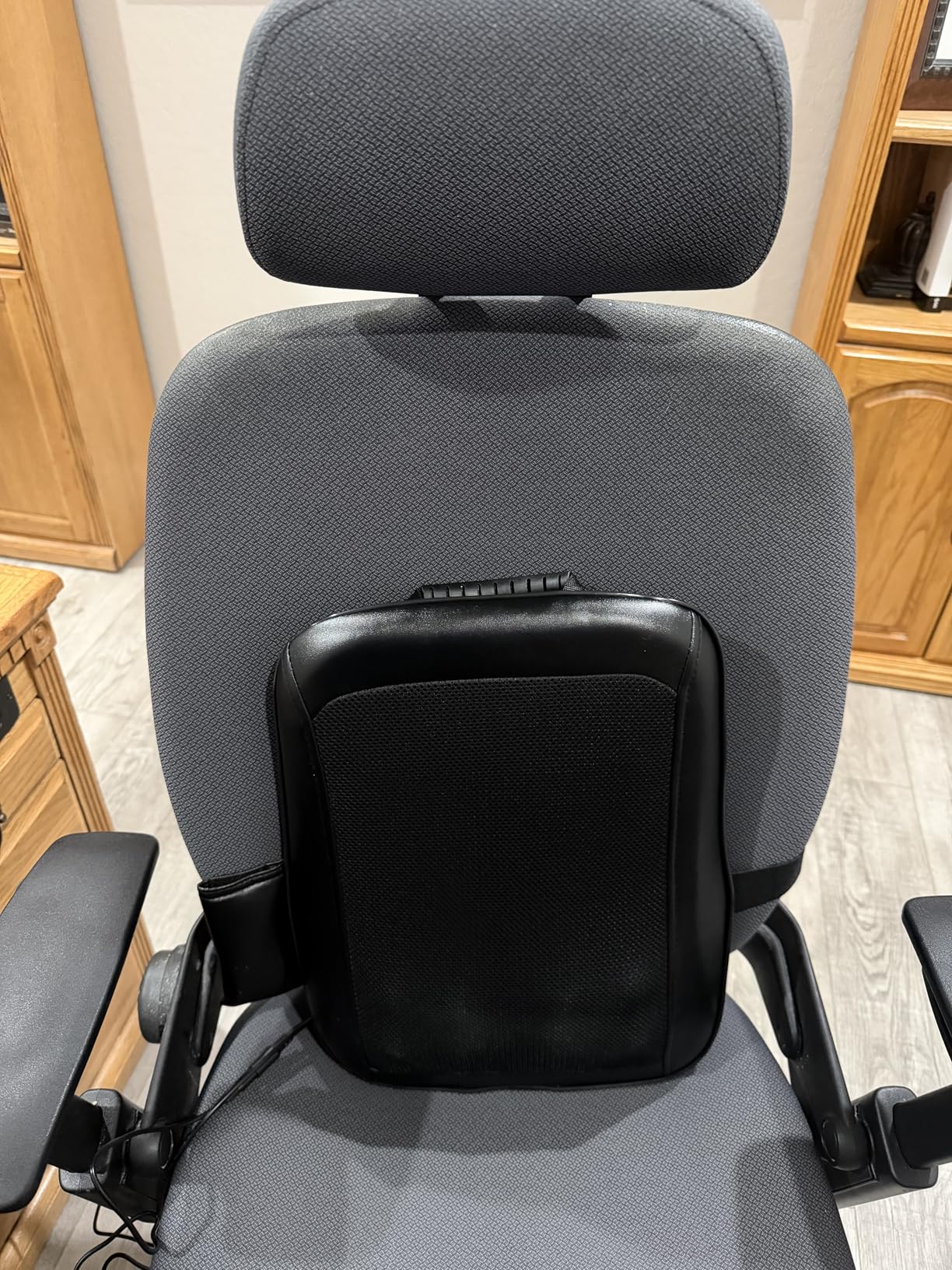 Shiatsu Back Massager with Heat, 4D Deep Tissue Massage for Pain Relief, Portable Rechargeable Electric Back Massager for Chair Home Office Car,Gift-Ready for Men Women customer photo 2