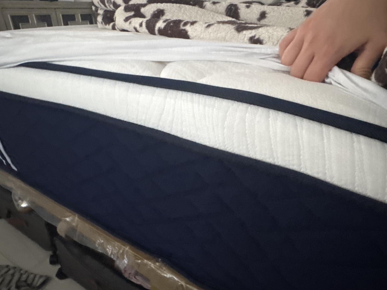 Firm Queen Mattress 14 Inch - Hotel Collection Hybrid Mattress with 7-Zone Support for Spinal Alignment & Back Pain Relief, 395-Night Trial, CertiPUR-US & Fiberglass-Free customer photo 1