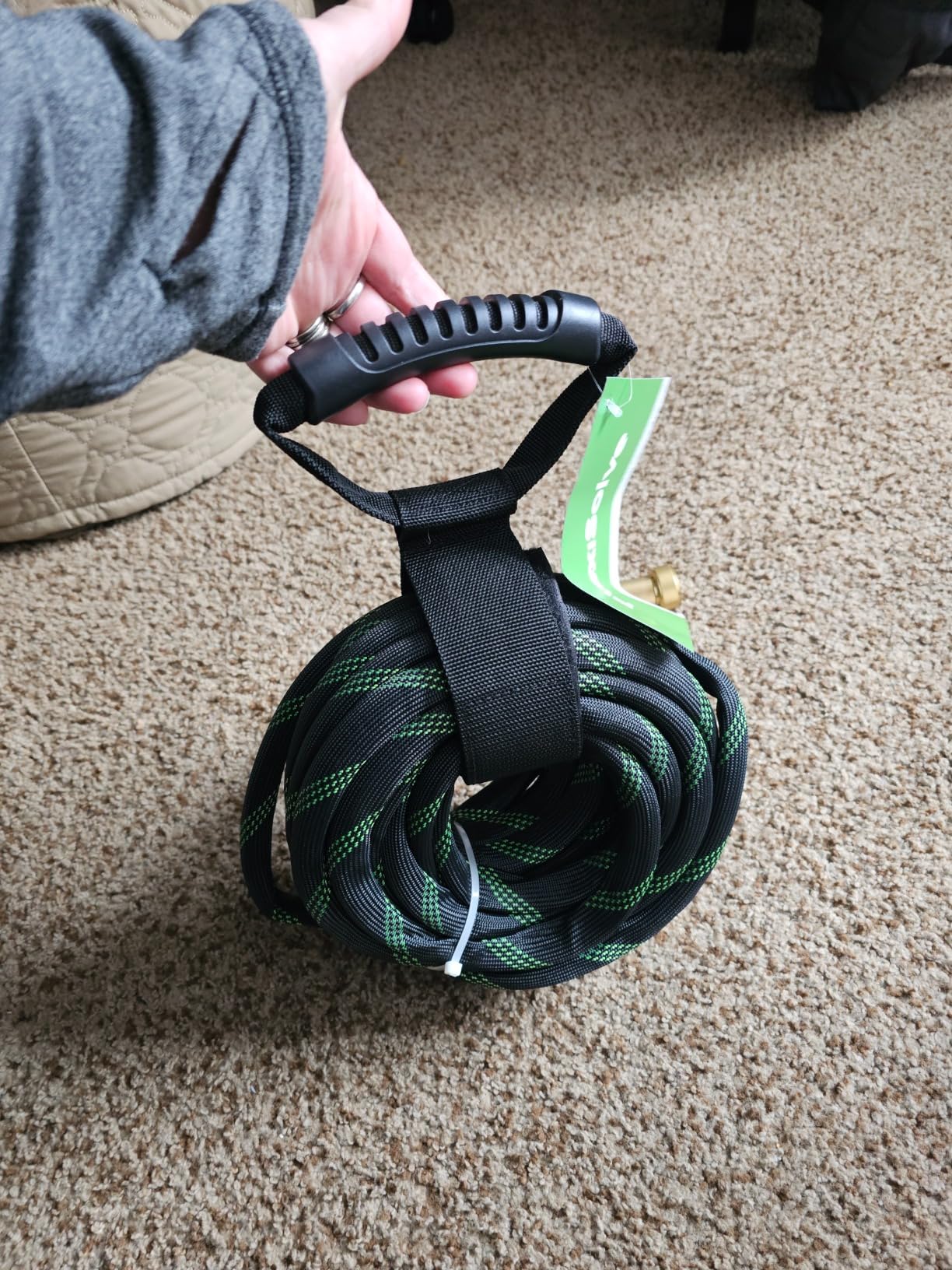 NON-EXPANDABLE Garden Hose 100 ft, Ultra Lightweight Flexible Water Hose with 10-Pattern Nozzle & Shut-Off Valve, Holder, Leakproof & Kink-Resistant Reinforced Fittings for Yard Outdoor customer photo 2
