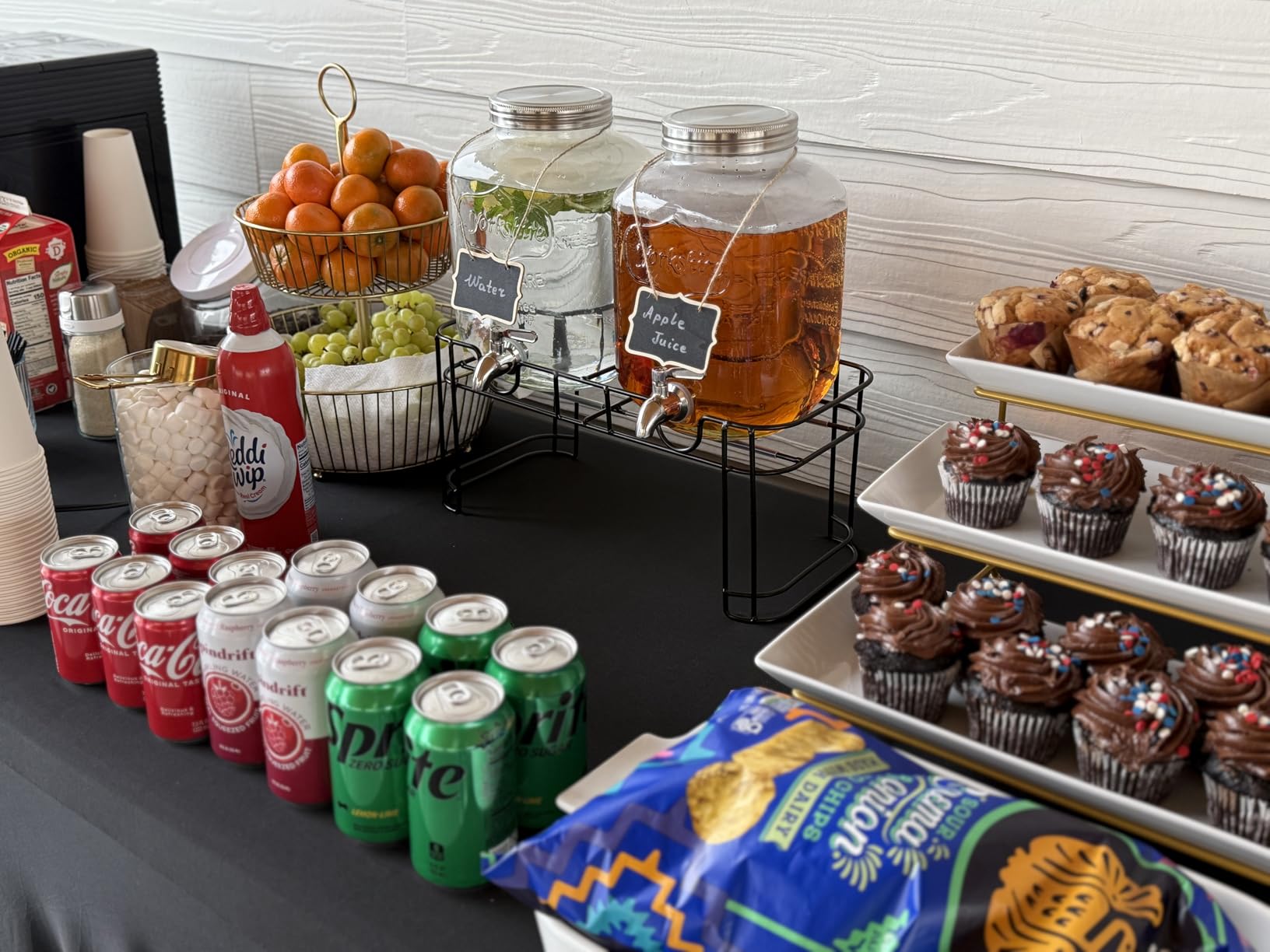 DD&HAPP 2 Gallon Glass Drinks For Parties With Stand.Stainless Steel Spigots & Metal Stand,Large Capacity Beverage Dispenser for Party,Infused Water,Iced Tea,Lemonade,Outdoor,Commercial Use. customer photo 1