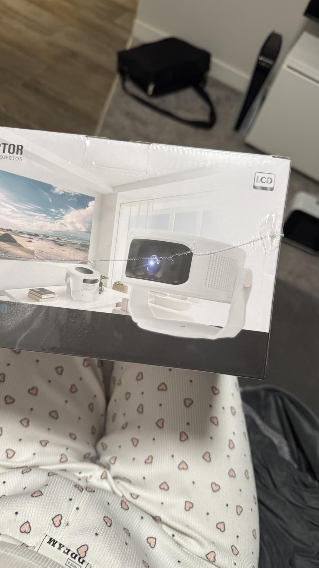 Philoent Smart Mini Projector, Ultra Short Throw for Big Screen in Small Room, Auto Keystone Portable Proyector with WiFi Bluetooth, Support 4K Movie - Home Theater Bedroom Outdoor customer photo 2