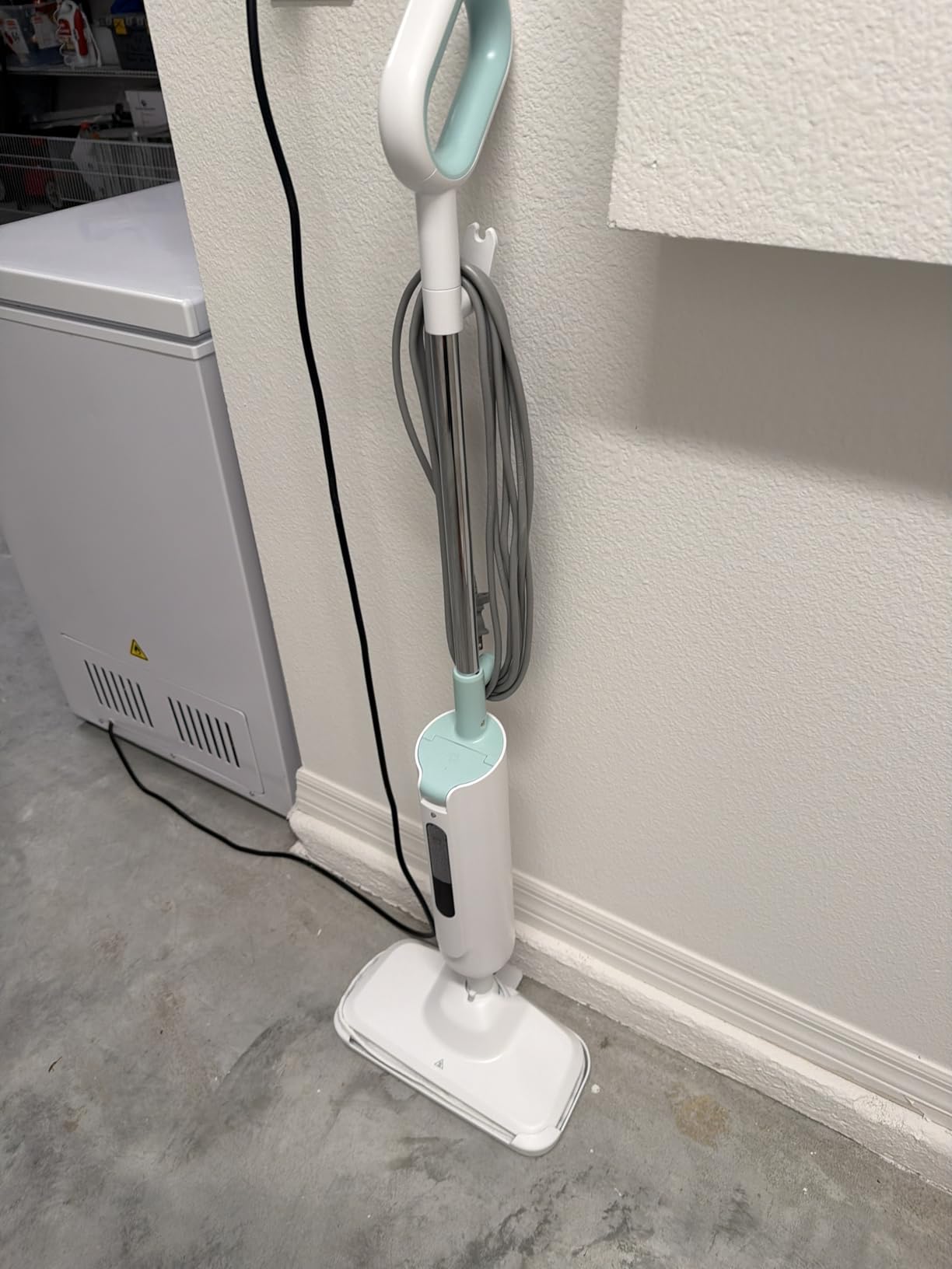 NEWBULIG Steam Mop for Hardwood/Tile/Carpet, Lightweight Steamer Cleaner for Floor Cleaning, 16.4 FT Cord and 2 Washable Pads customer photo 1