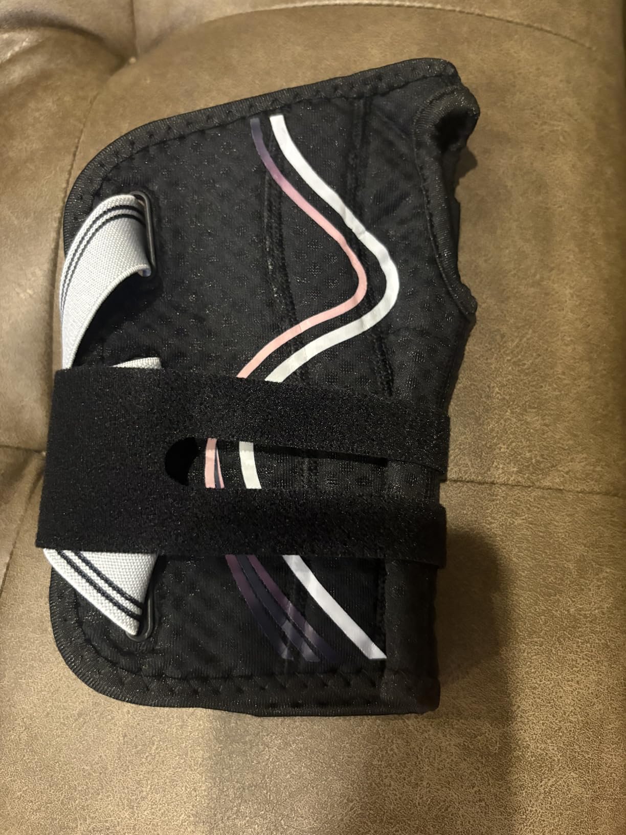 Wrist Brace for Carpal Tunnel,Night Wrist Support Pain Relief Wrist Splint for Arthritis Tendonitis Sprains Hand Brace for Work Fit for Women and Men(Right,L-XL) customer photo 2