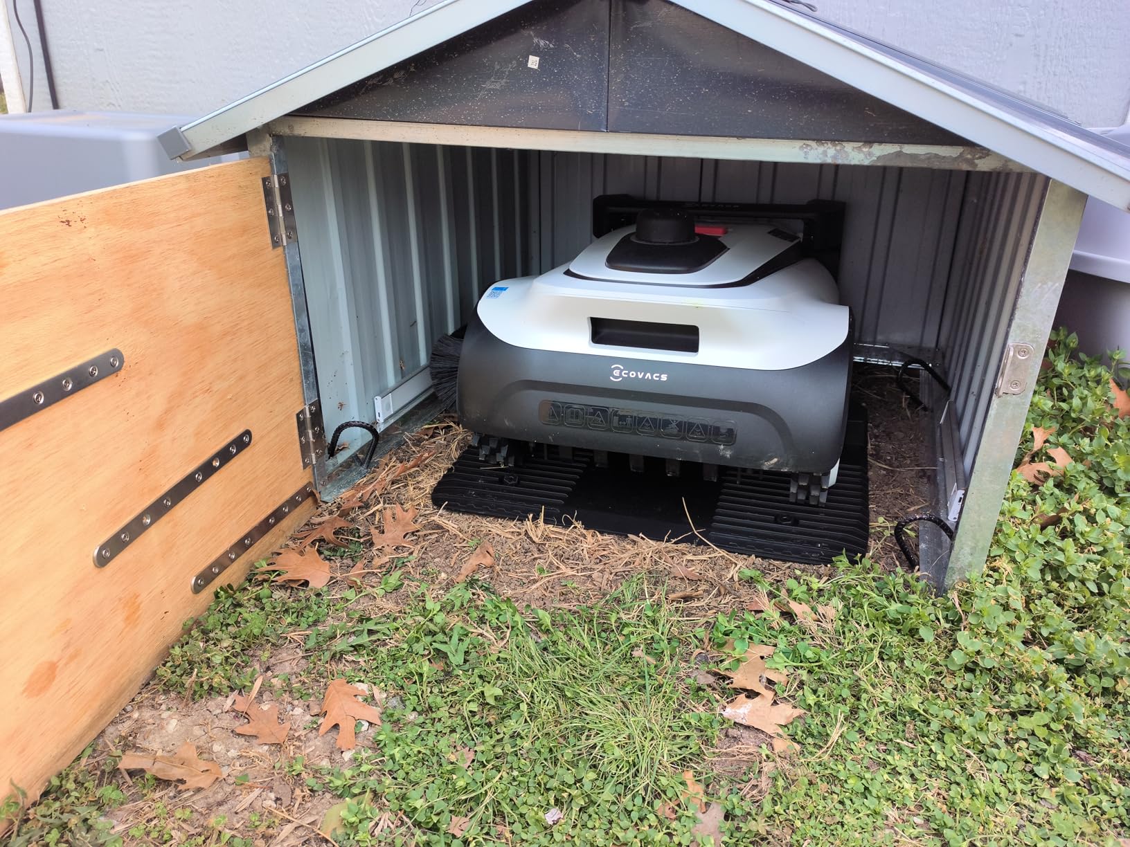 ECOVACS Goat A2000 LiDAR PRO Robotic Lawn Mower for Up to 1/2 Acre, Wire-Free with Dual-LiDAR Auto Mapping, Built-in TruEdge Edge Trimmer, AIVI 3D Obstacle Avoidance, Smart App Control customer photo 2