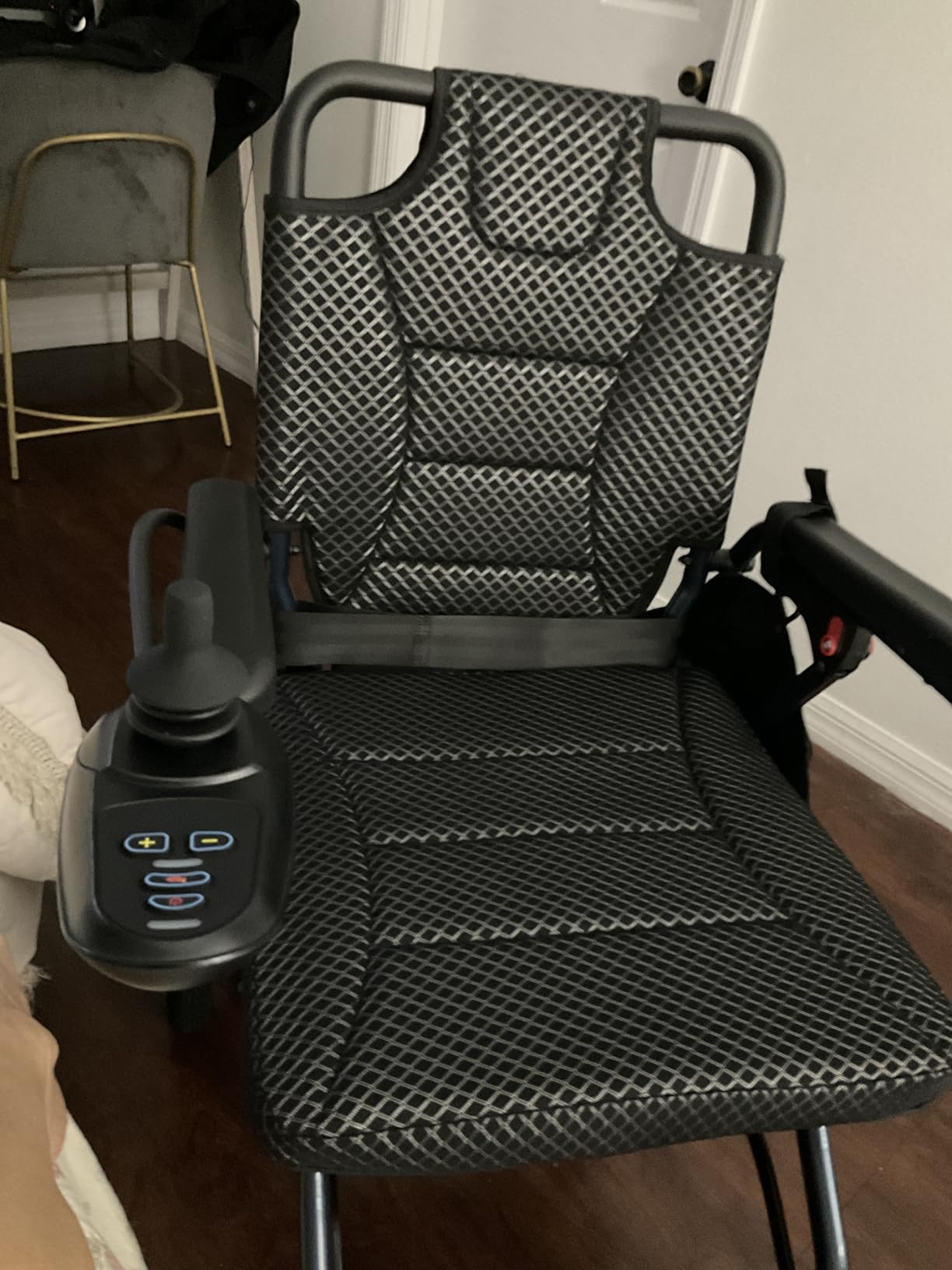 Lightweight Electric Wheelchairs for Adults,Folding Electric Wheelchair Airline Approved,500W Motor,15Miles Range,Portable Motorized Wheelchairs for Seniors,All-Terrain Power Wheelchair,Support 330lbs customer photo 1