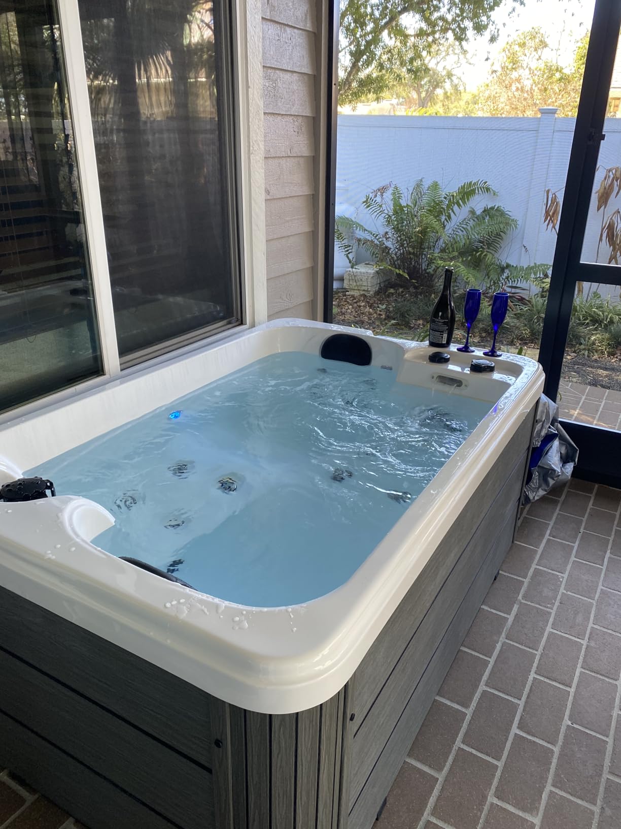 Jocisland 4 Person Outdoor Hot Tub with 23 Stainless Steel Jets, 110V Acrylic Plug & Play Hot Tub with LED Lights & Waterfall, 4-Person Seating Spa with 2 Filters, 2HP Pump & Cover, Charcoal Gray customer photo 1
