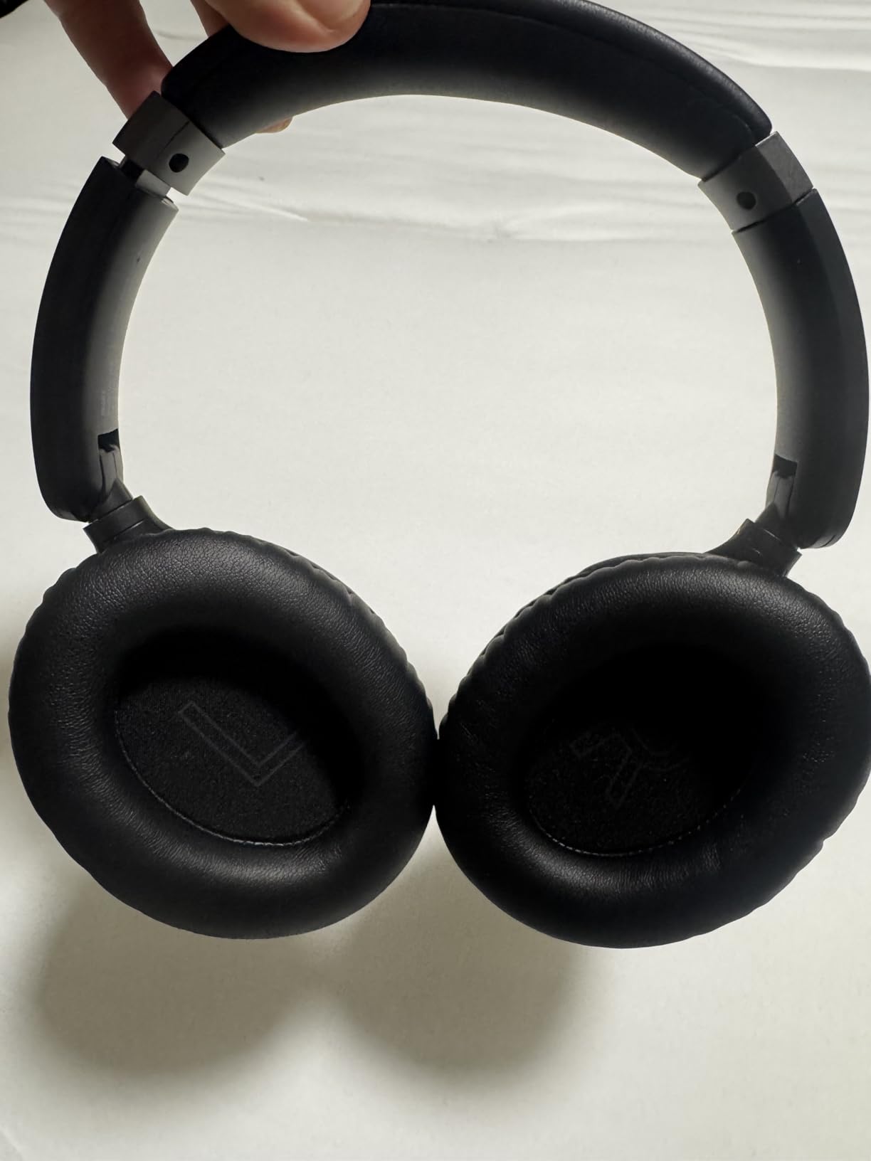 TAGRY Hybrid Active Noise Cancelling Bluetooth Headphones 100H Playtime Wireless Over Ear Headphone with Fast Charging Hi-Res Audio Headsets Comfort Earcups for Commute Travel Office Phone PC customer photo 2