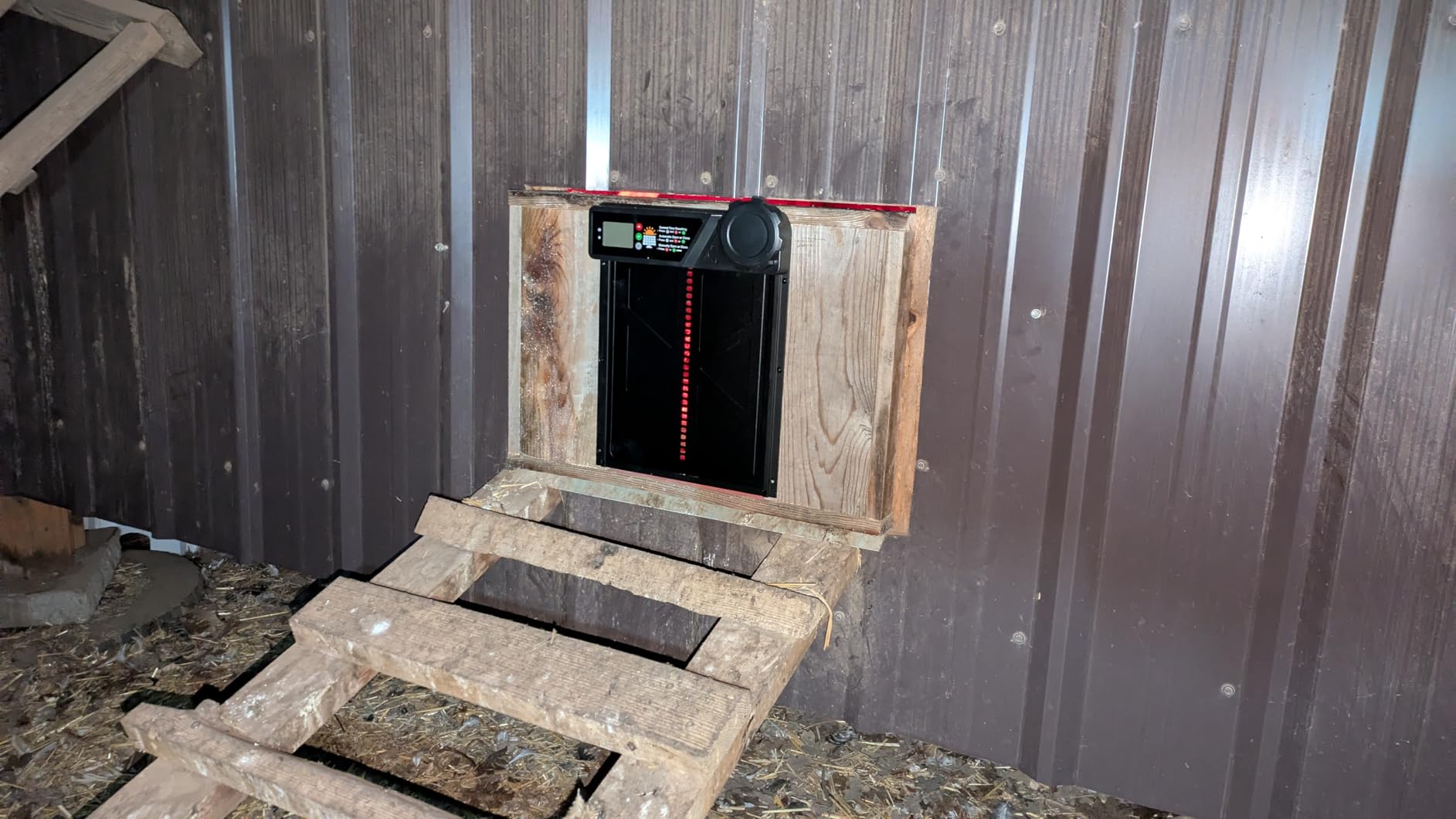 7W Solar Powered Automatic Large Chicken Coop Door with 4 Mode LCD Display, 49ft Remote Control, Timer, Light Sensor, USB-C Charger, Weatherproof Aluminum Alloy Door Applicable to Poultry Duck Coop customer photo 2
