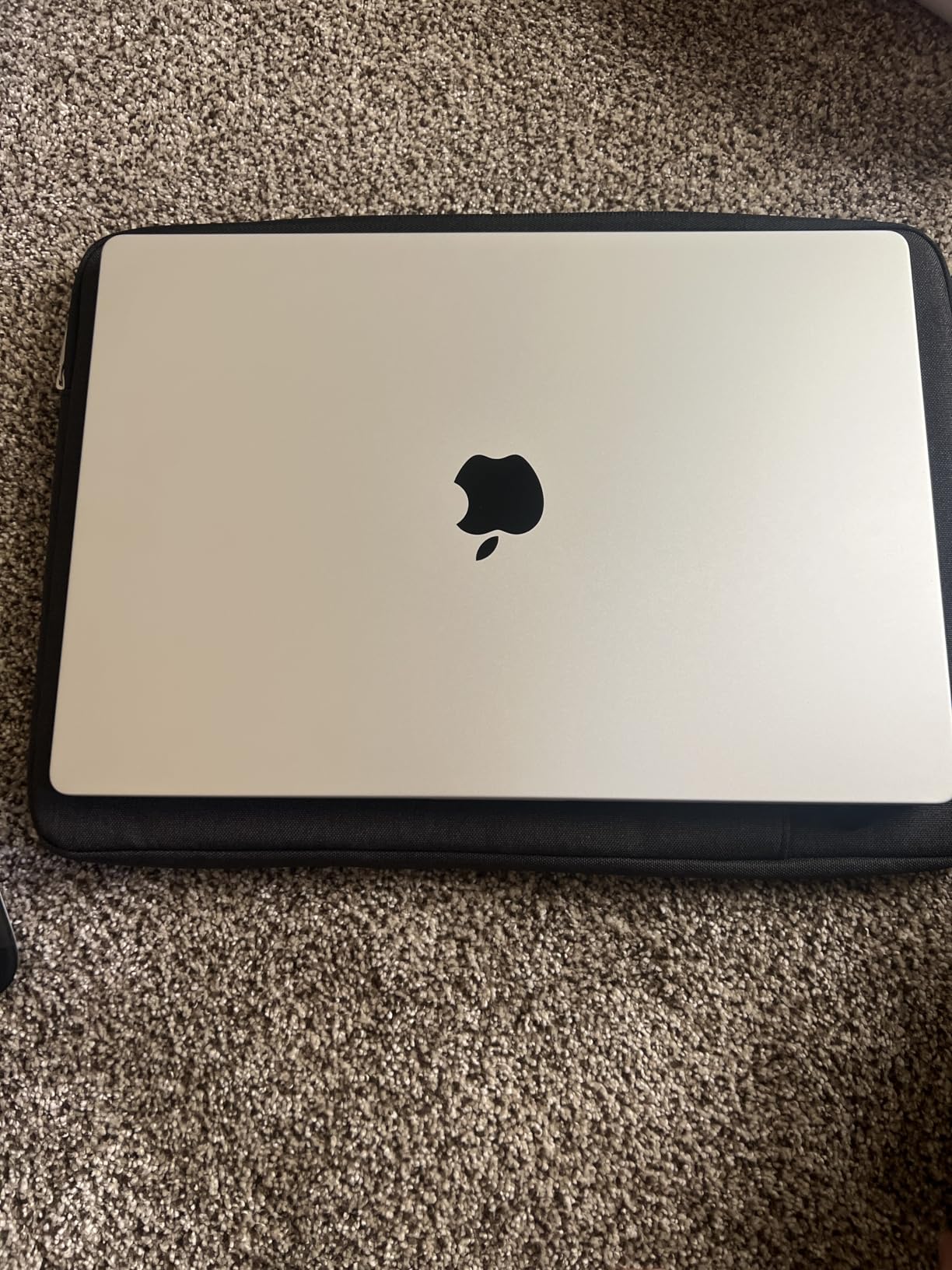 2026 MacBook Pro Laptop with Apple M5 Pro chip with 18-core CPU and 20-core GPU: Built for AI, 16.2-inch Liquid Retina XDR Display, 24GB Unified Memory, 1TB SSD, Wi-Fi 7; Space Black customer photo 2