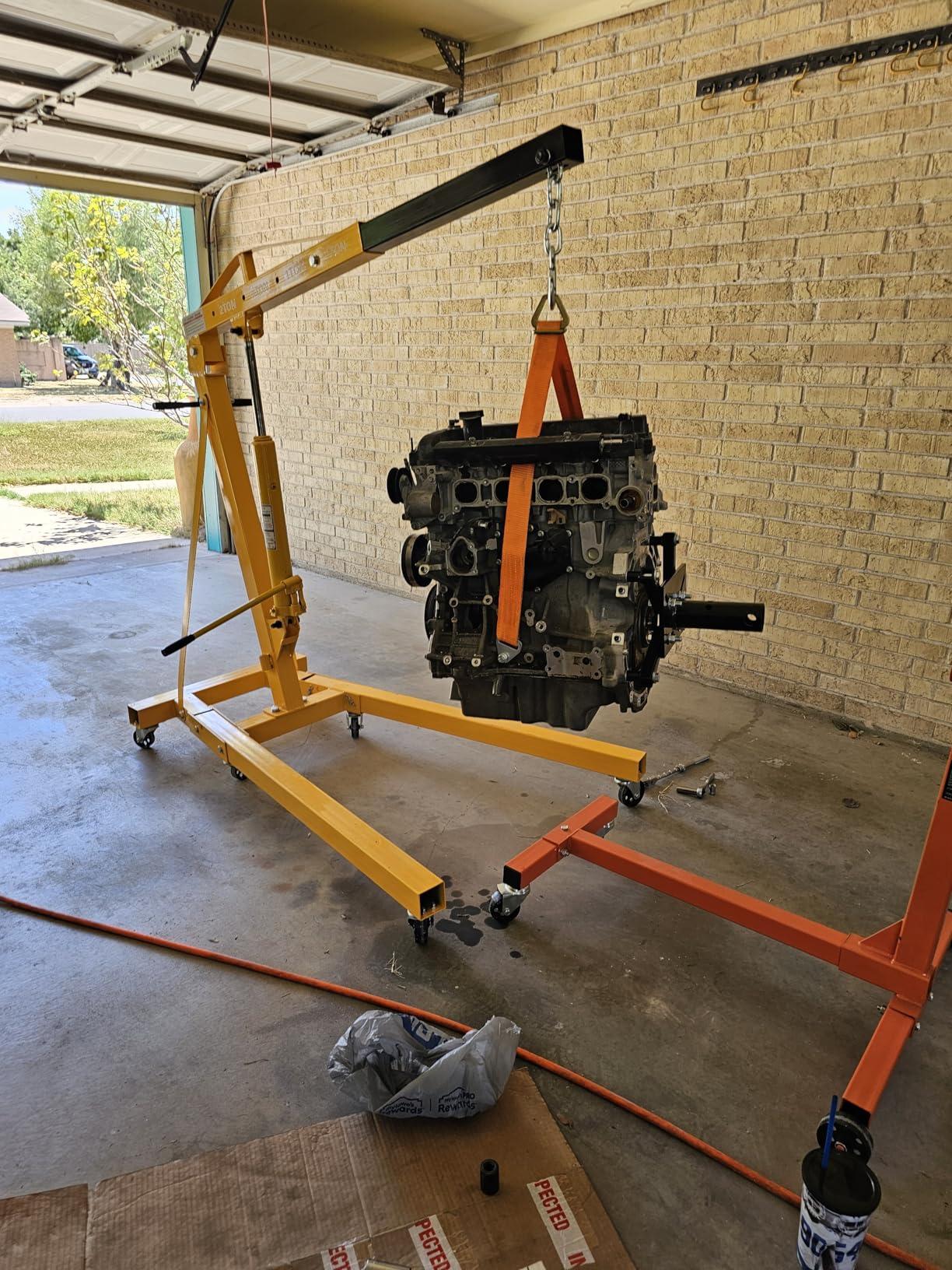 DEXSO 2 Ton Folding Hydraulic Engine Hoist with Lever, Folding Engine Shop Crane Hoist Lift, Heavy Cherry Picker with 6 Wheels for Garage, Workshop, Orange customer photo 1