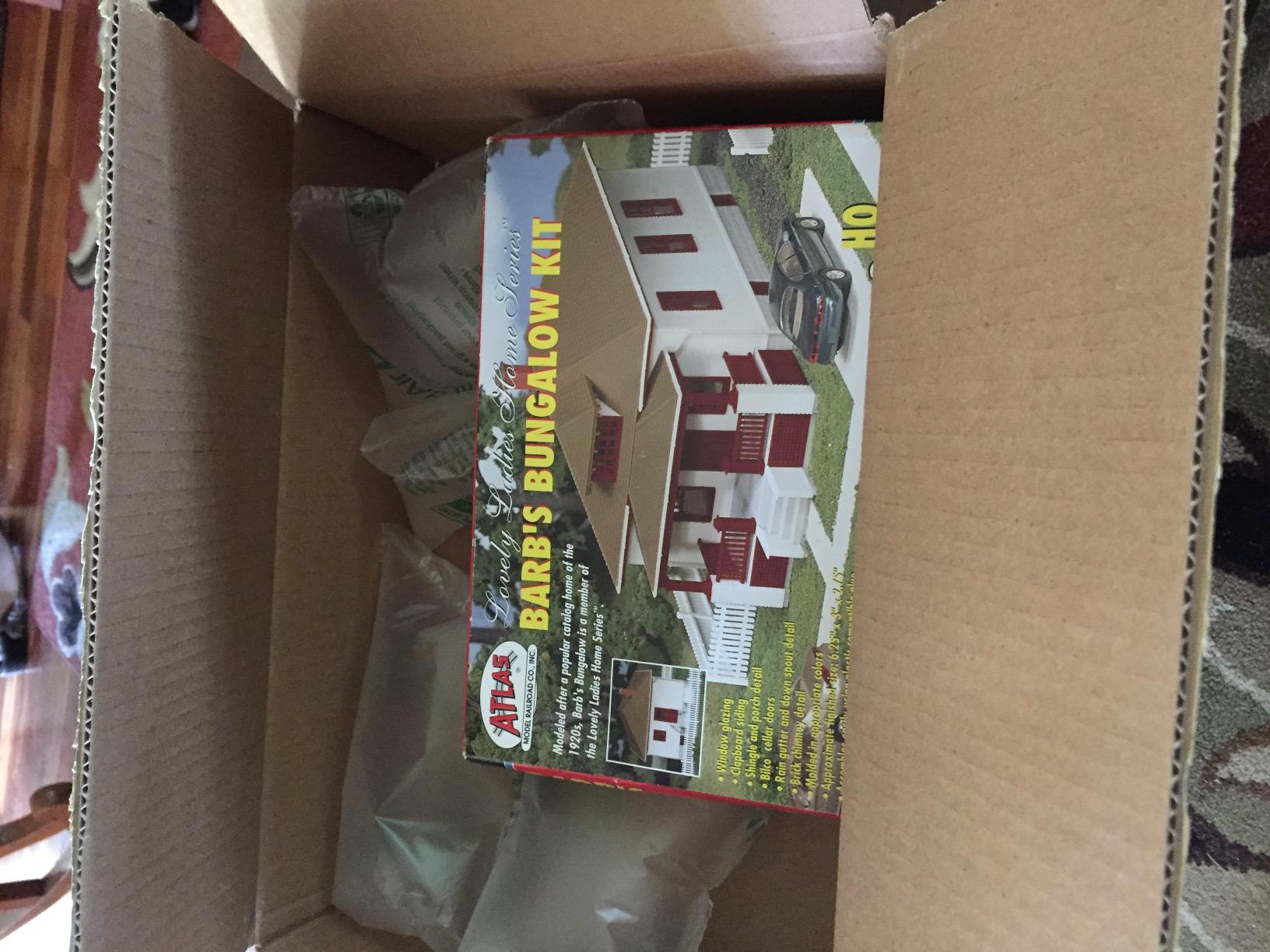 Atlas Model Roundhouse 3-Stall Kit, HO Scale customer photo 2