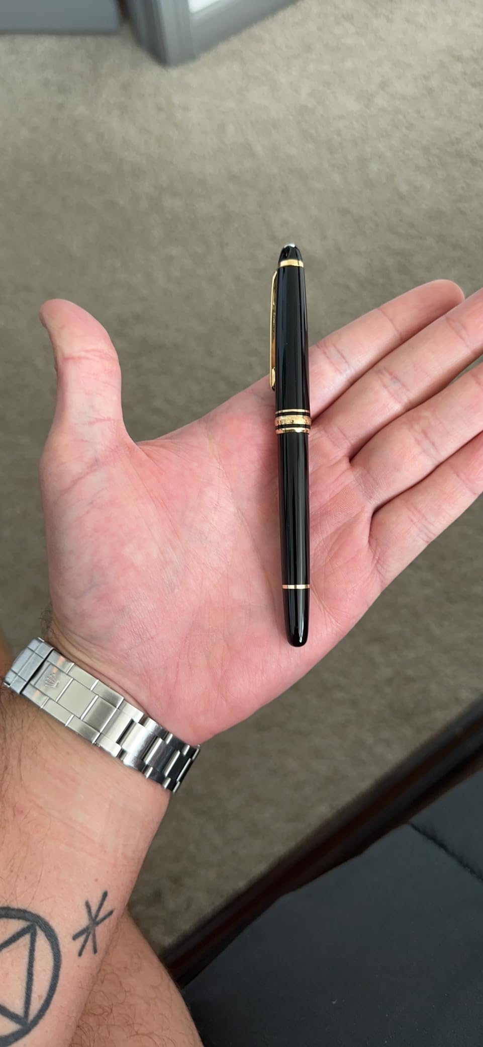 Montblanc Meisterstuck Classique Gold Rollerball Pen (12890) customer photo 1
