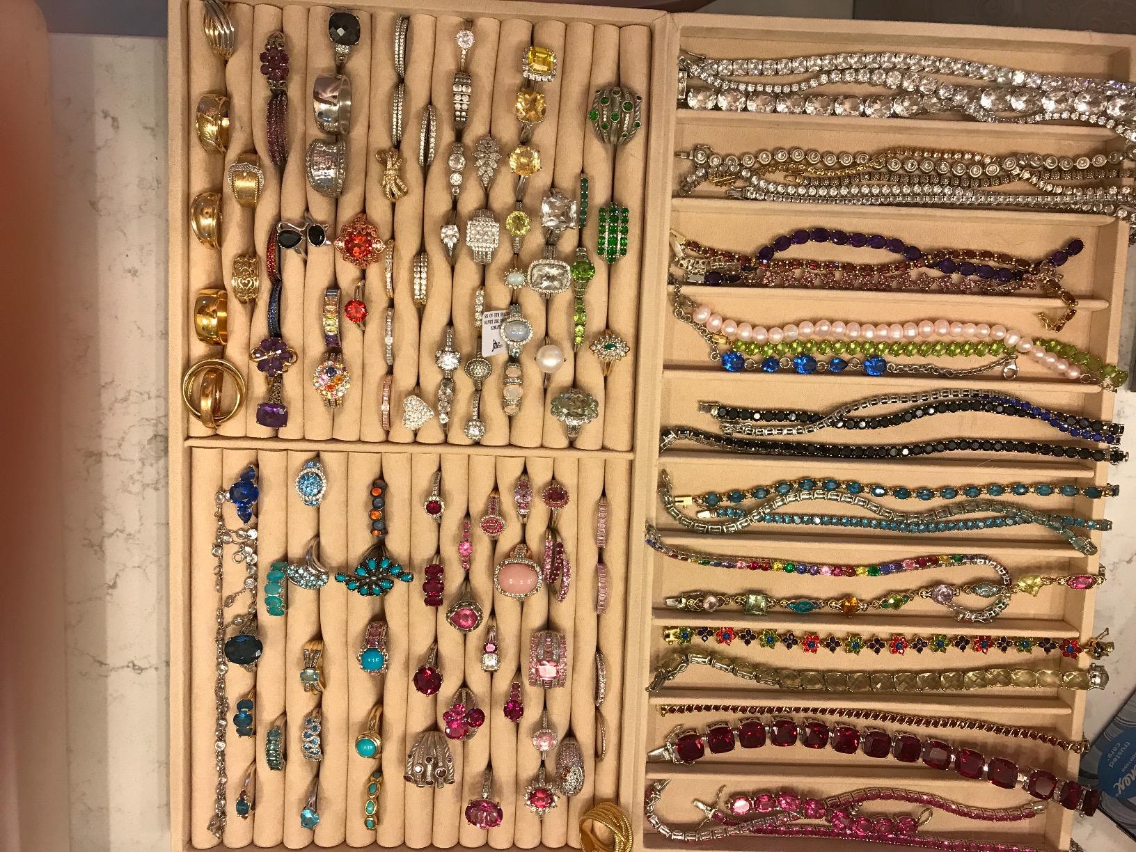 WOLF VAULT Tray Earring Insert, Beige - Includes 32 Earring Compartments - Stackable - Anti-Tarnish LusterLoc Lining customer photo 1