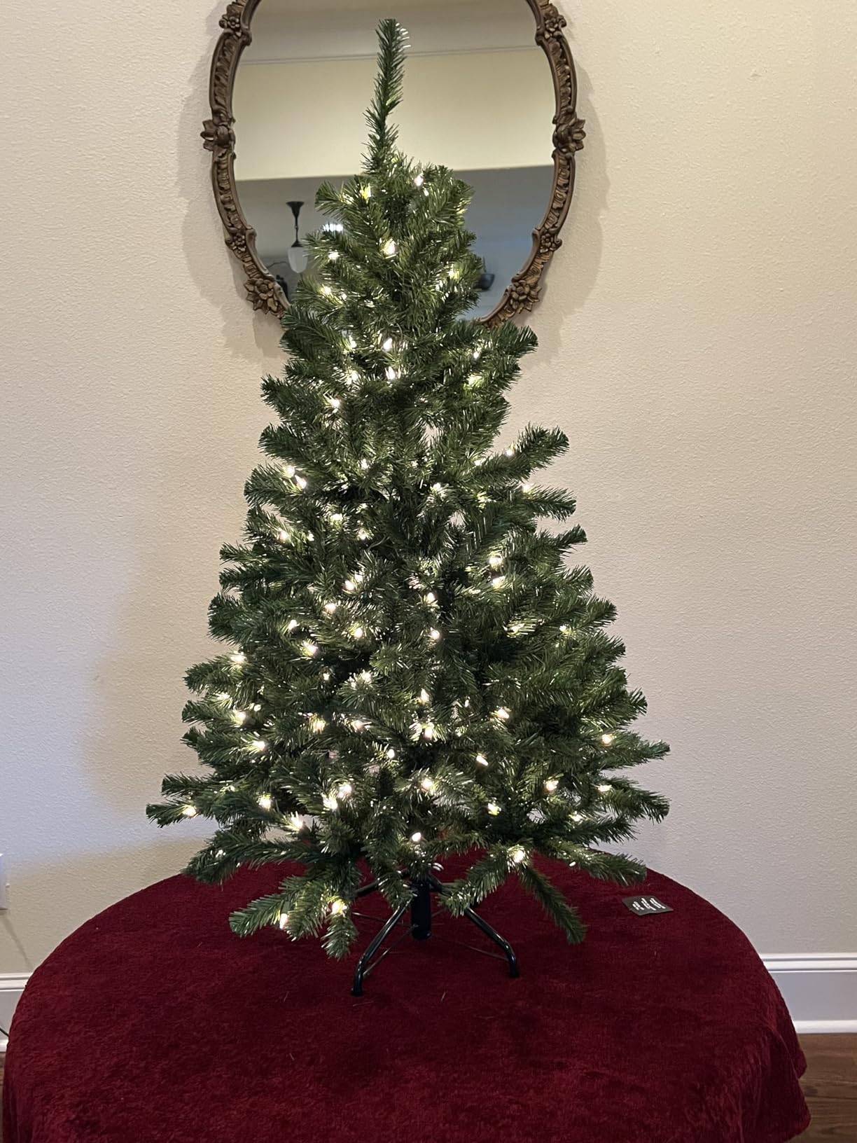 National Tree Company Pre-Lit Artificial Full Christmas Tree, Green, North Valley Spruce, White Lights, Includes Stand, 9 Feet customer photo 1