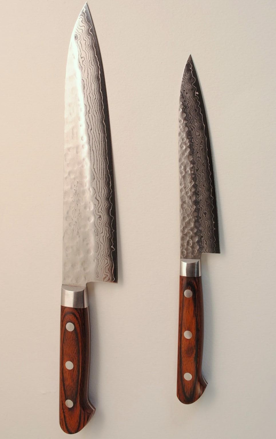 Yoshihiro VG10 16 Layer Hammered Damascus Stainless Steel Gyuto 8.25'' (210mm) Japanese Chefs Knife & Petty Utility Knife 5.3'' (135mm) SET customer photo 1