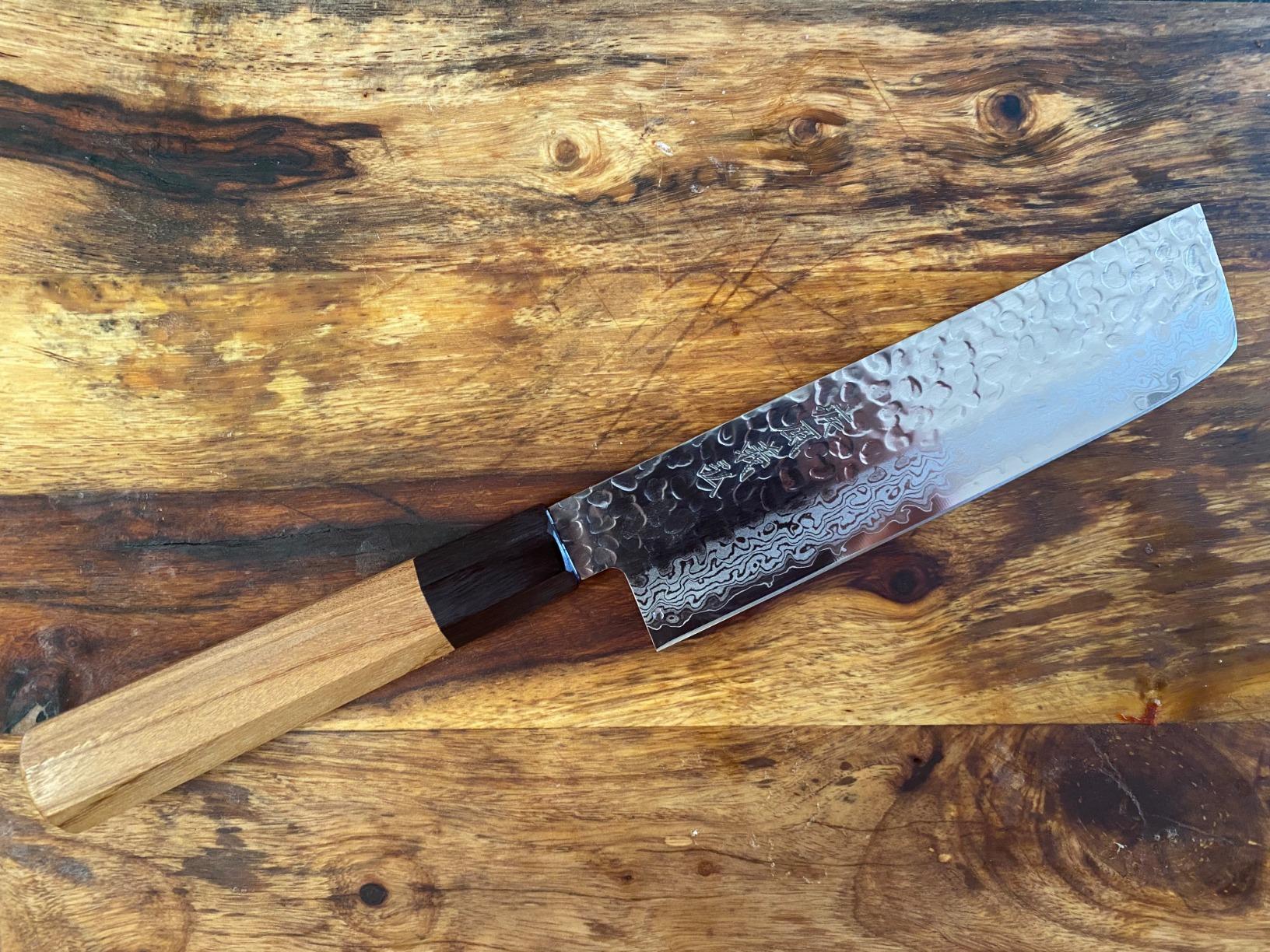 Yoshihiro VG10 46 Layers Hammered Damascus Nakiri Japanese Vegetable Knife (6.5'' (165mm) Rosewood Handle) customer photo 1