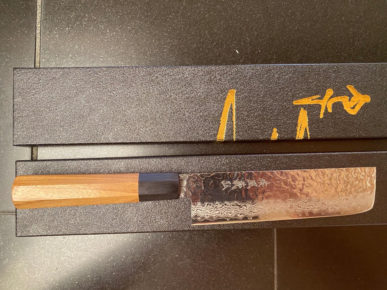Yoshihiro VG10 46 Layers Hammered Damascus Nakiri Japanese Vegetable Knife (6.5'' (165mm) Rosewood Handle) customer photo 2