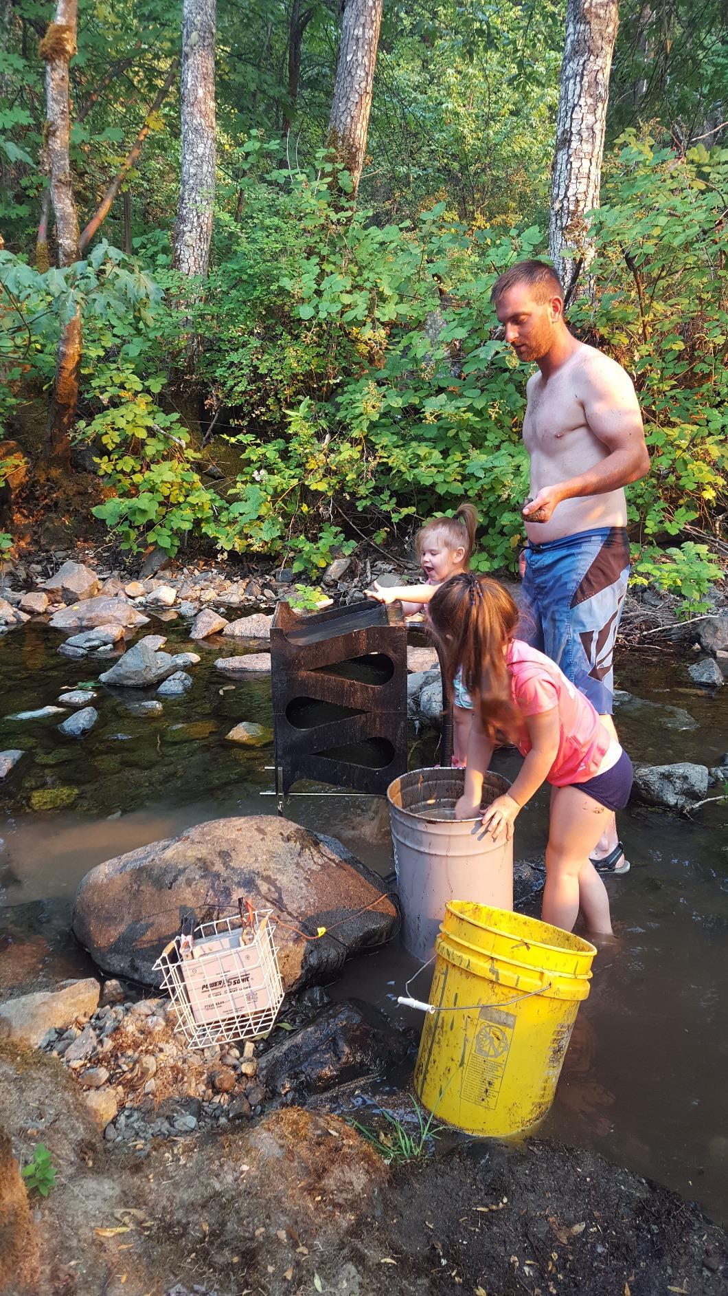 Gold Cube 4 Stack Deluxe Gold Sluice - Gold Mining customer photo 1