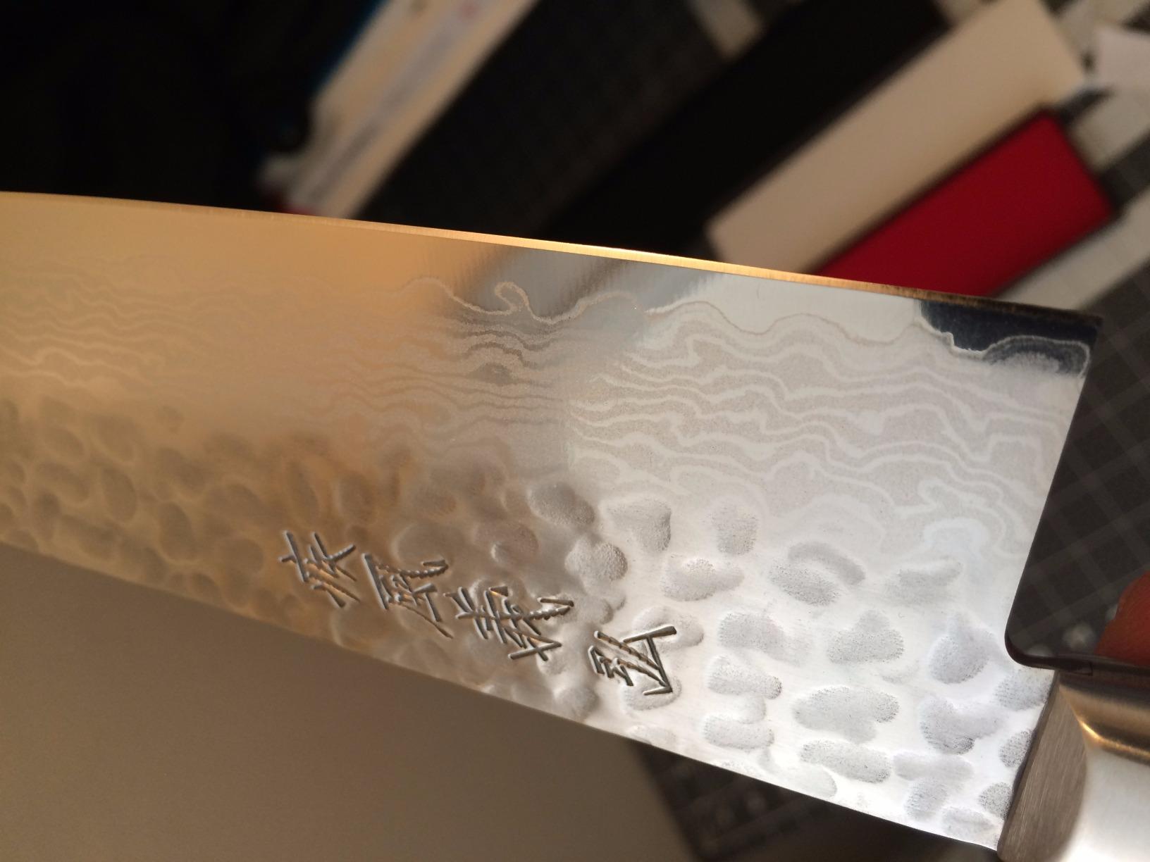 Yoshihiro VG10 16 Layer Hammered Damascus Gyuto Japanese Chefs Knife (7'' (180mm)) customer photo 1