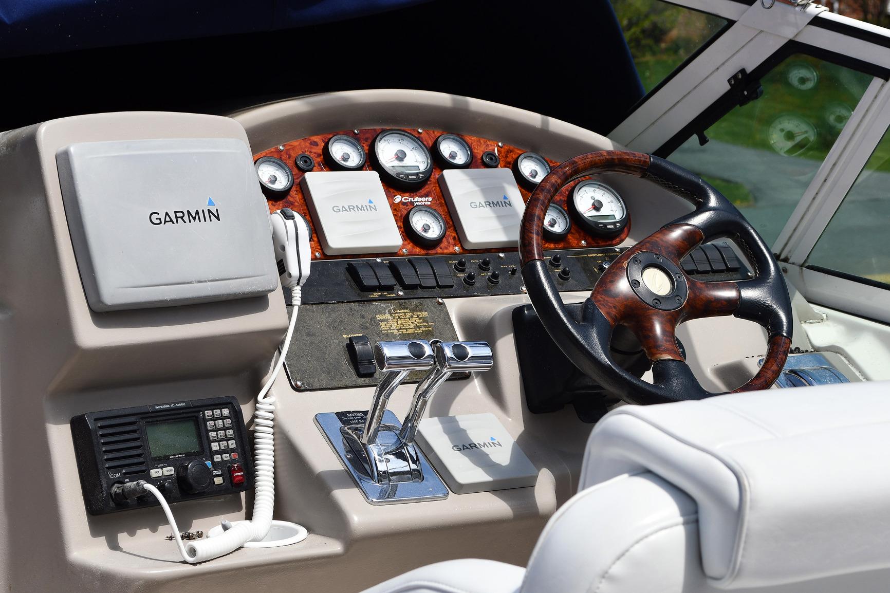 Garmin GMI 20 Marine Instrument Display customer photo 2
