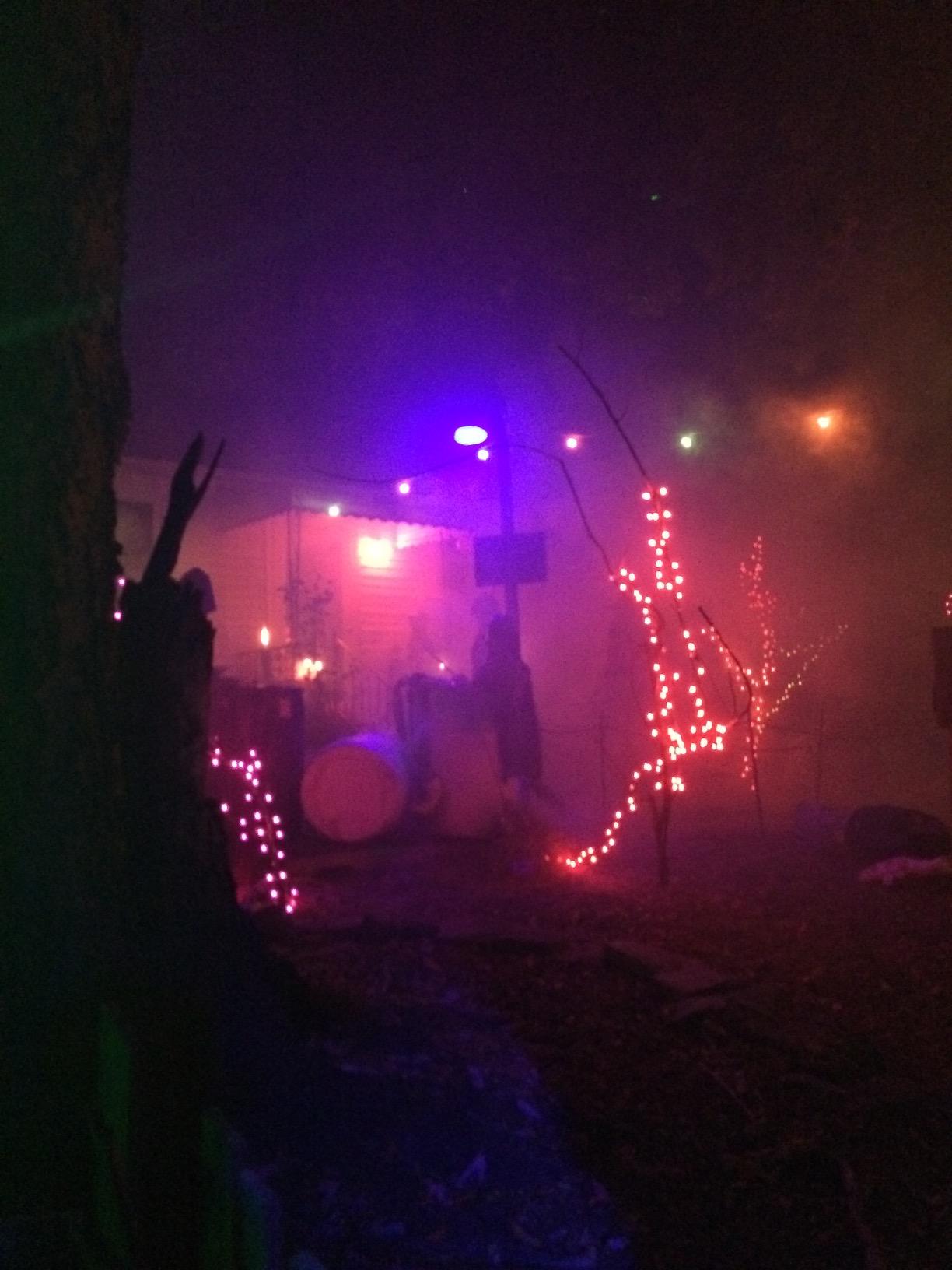 Froggy's Fog - 1000 Watt Halloween Fog Machine with Wired Remote Control - All Metal customer photo 1